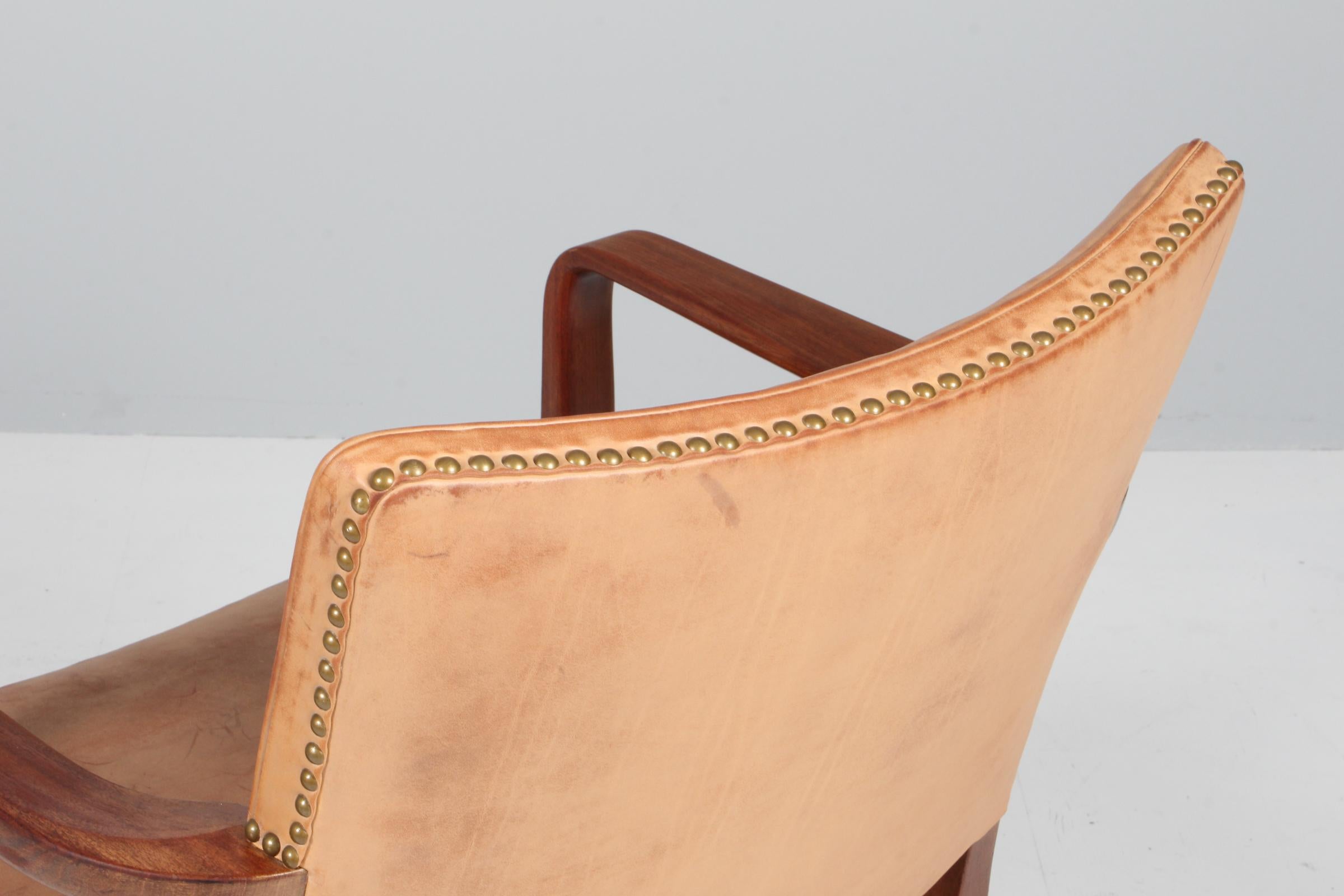 Jacob Kjær.  Sessel mit Original-Leder im Angebot 2