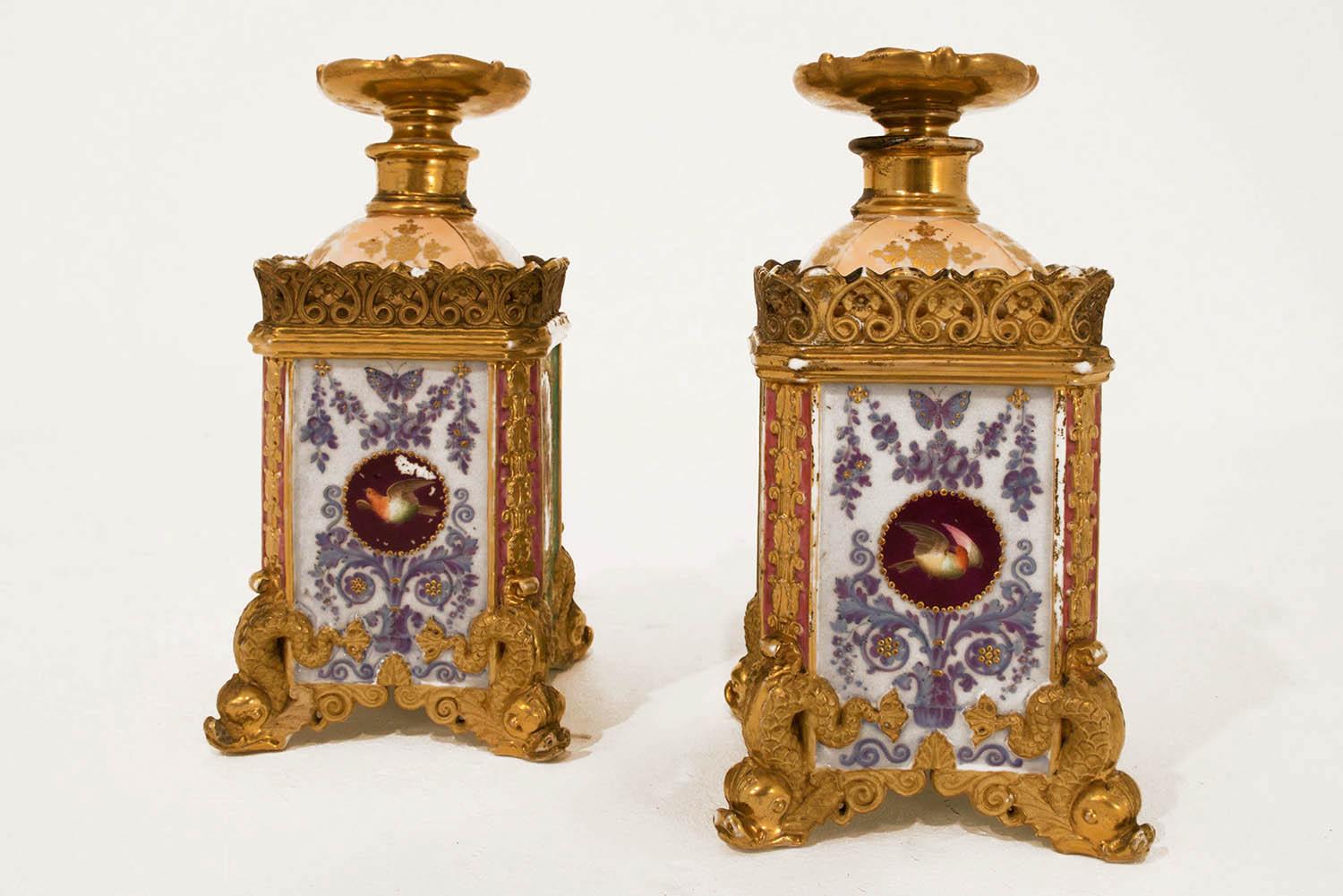 Jacob Petit, Pair of Flasks with Canted Corners in Enameled Porcelain, 1840 In Good Condition In Saint-Ouen, FR