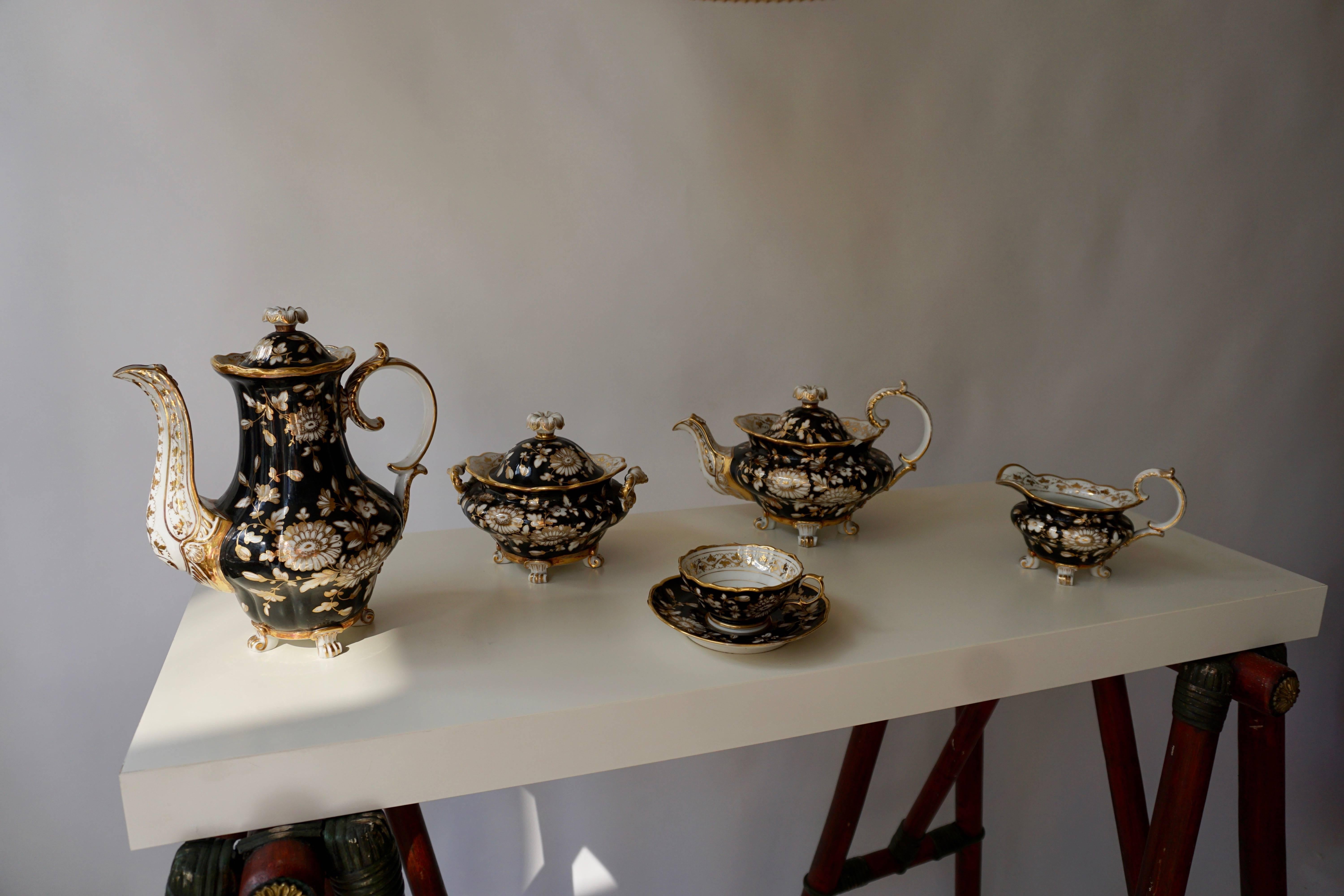 Jacob Petit Paris Gilded Porcelain Tea Service for 12 3