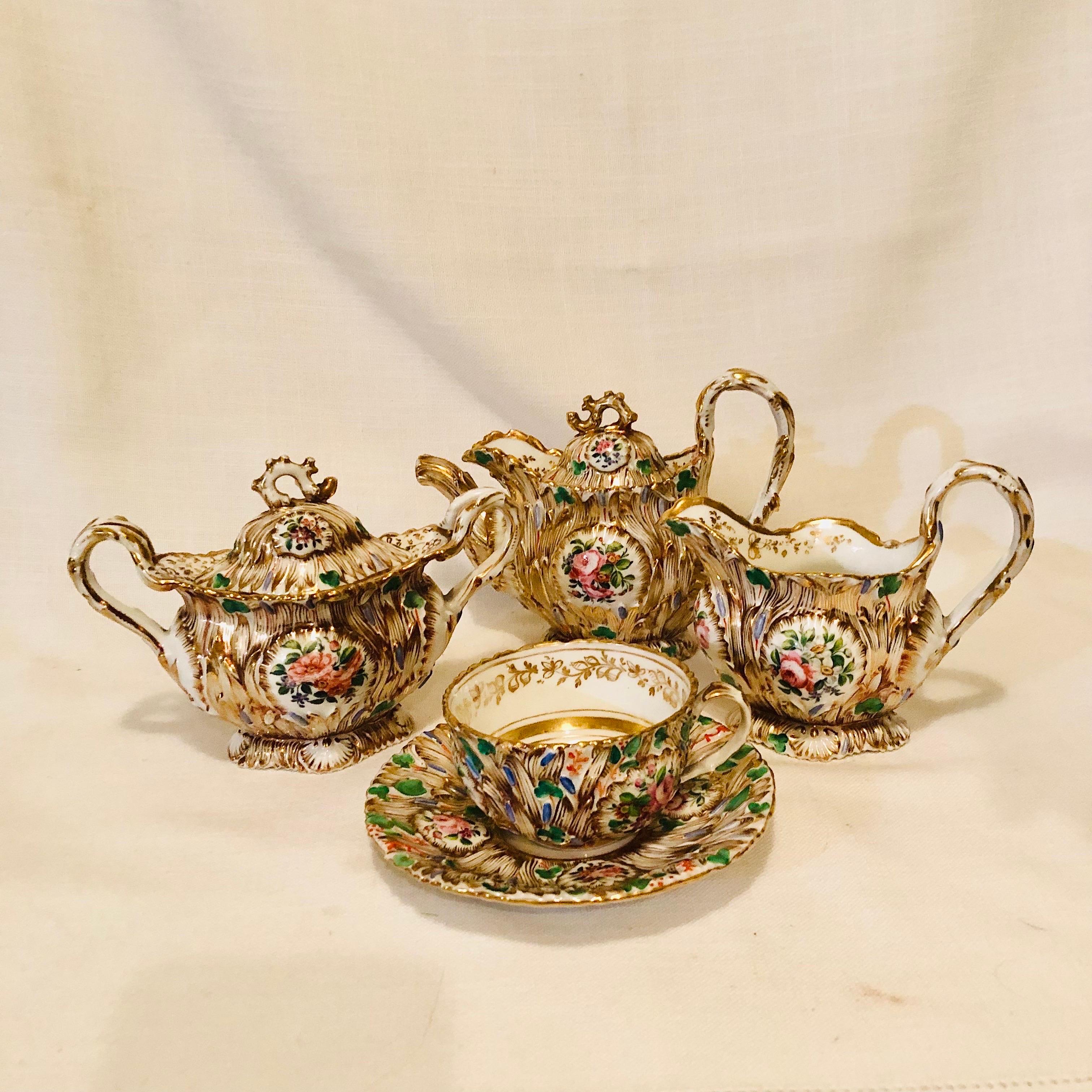Service à thé en porcelaine Jacob Petit Paris avec décoration rococo dorée et colorée en vente 6