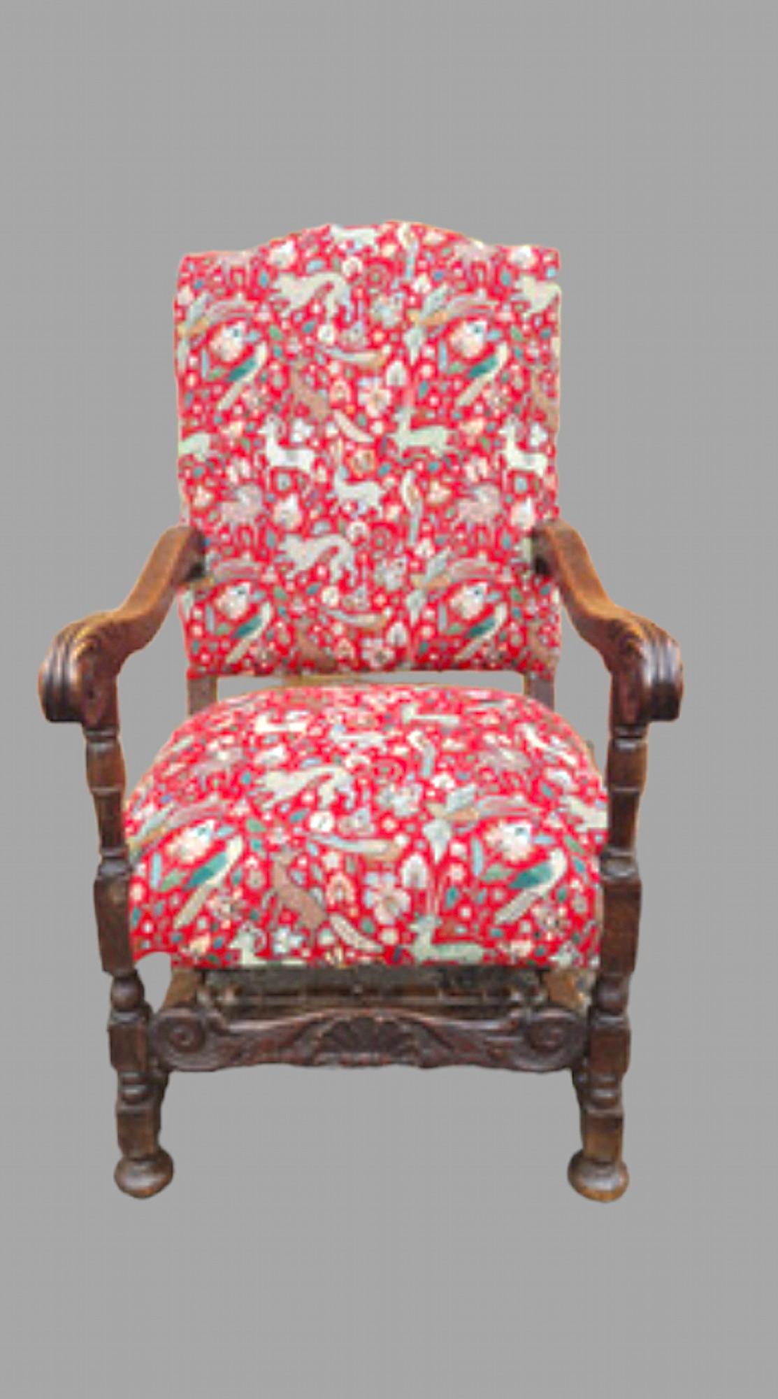Jacobean/17th Century style Throne style Arm Chair In Good Condition In Pewsey, GB
