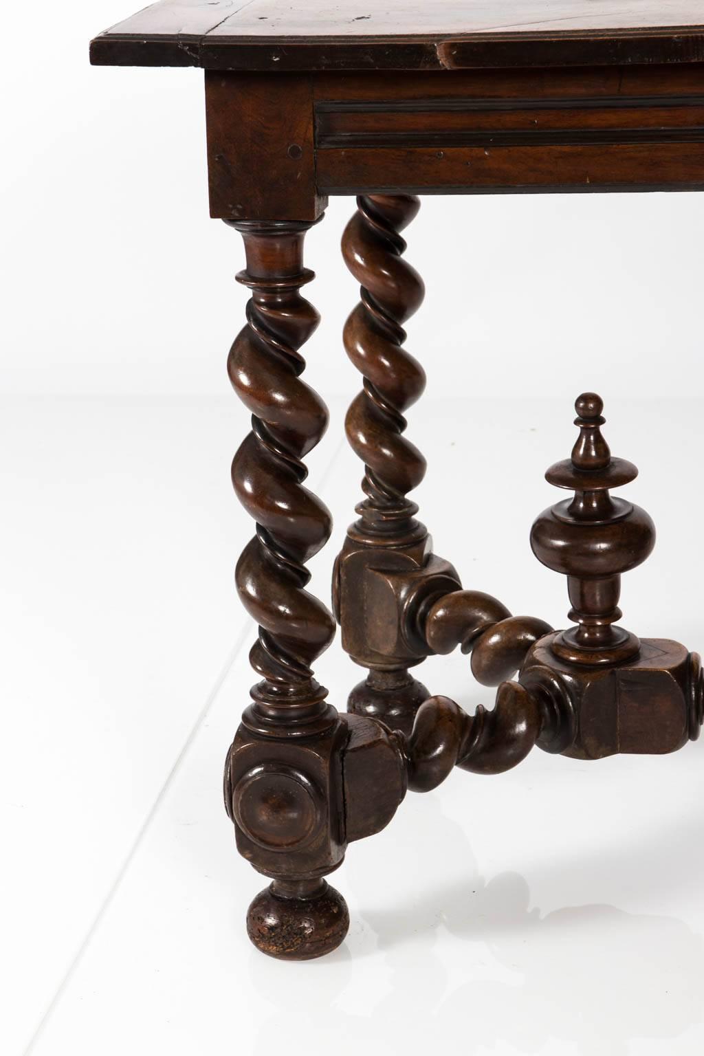 Jacobean barley twist side table with double spindle work finials, circa early 20th century.
 
