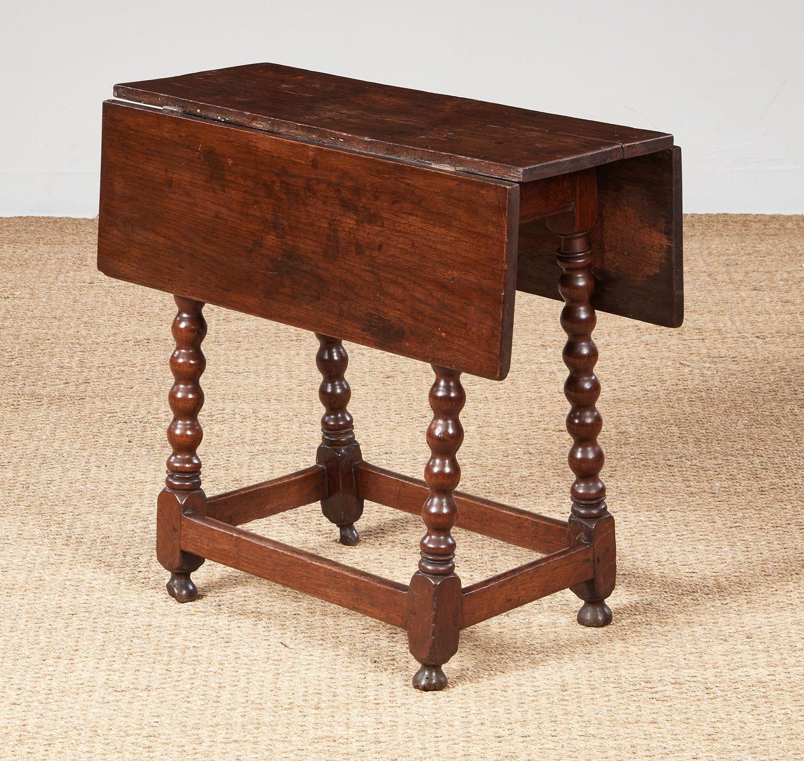 Jacobean Bobbin Leg Drop Leaf Tisch im Angebot 3