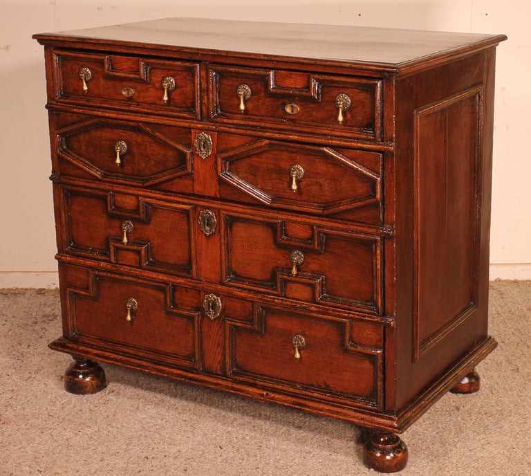 Jacobean Chest Of Drawers In Oak From The 17 ° Century For Sale at 1stDibs