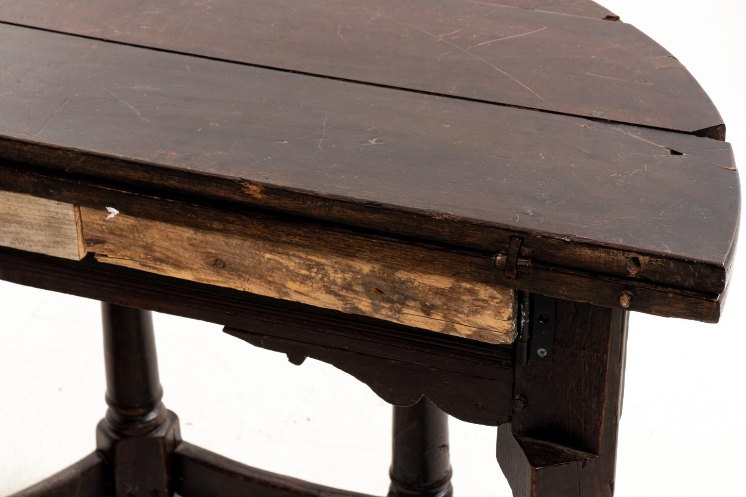 Table pliante jacobéenne Bon état à Stamford, CT