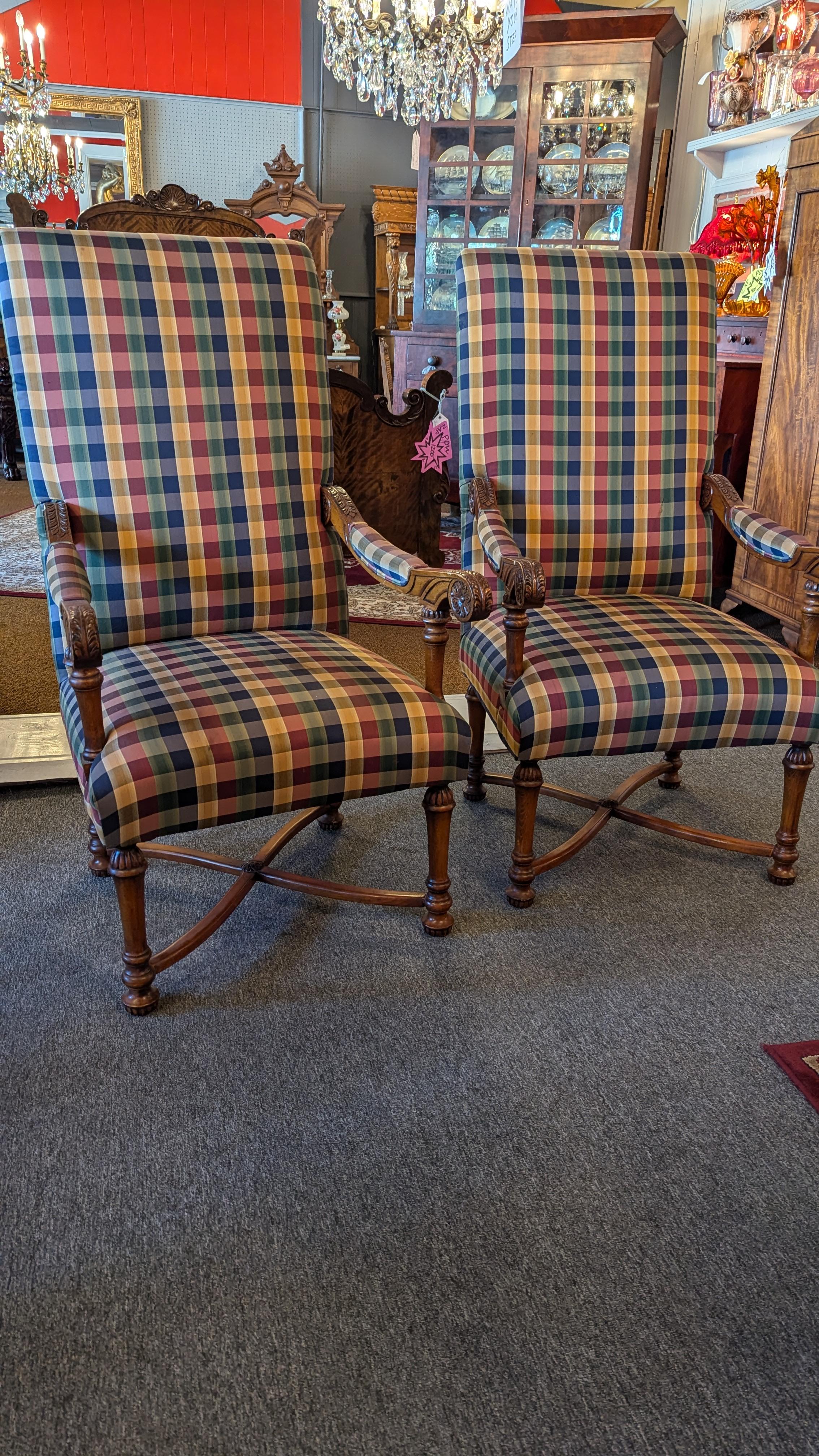 Jacobéen Paire de grands fauteuils Jacobean en vente