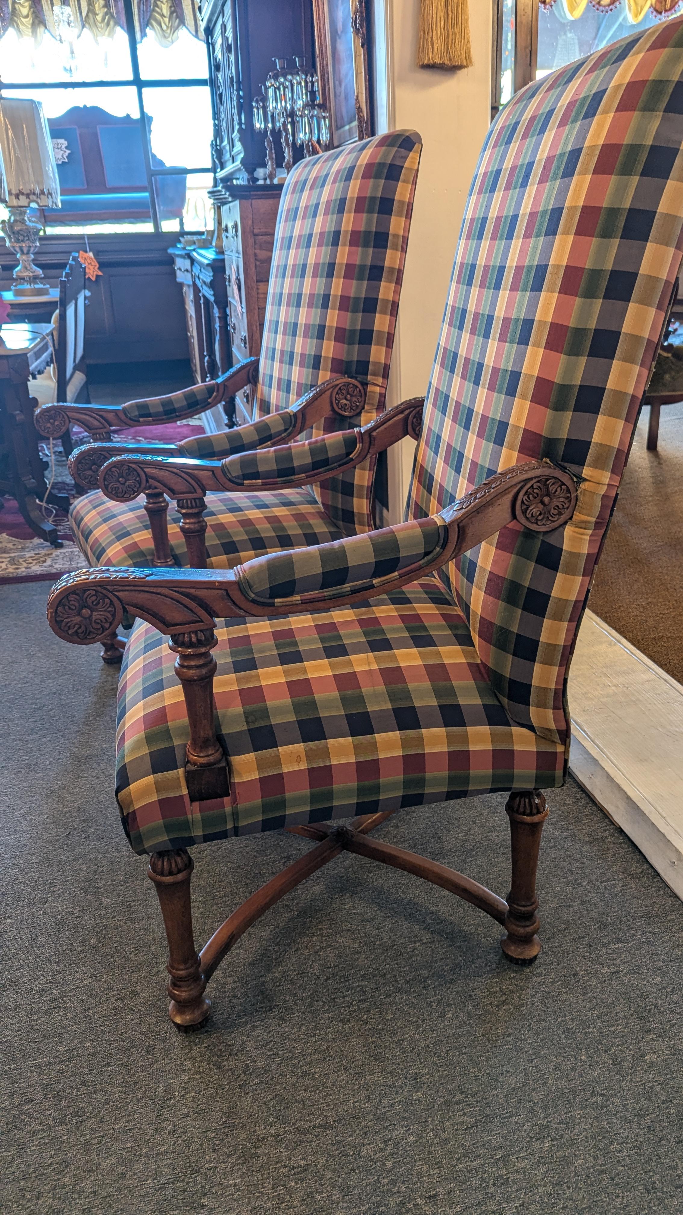 Américain Paire de grands fauteuils Jacobean en vente