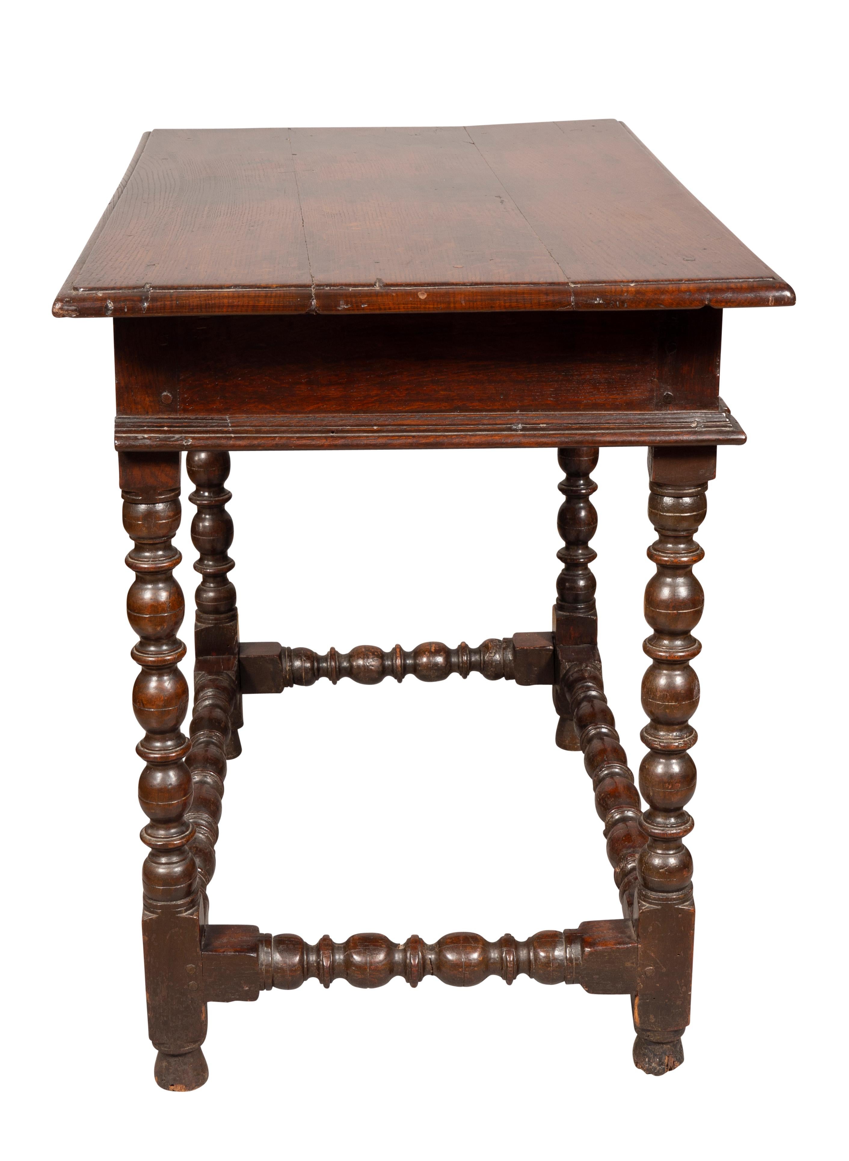 Jacobean Oak Tavern Table In Good Condition For Sale In Essex, MA