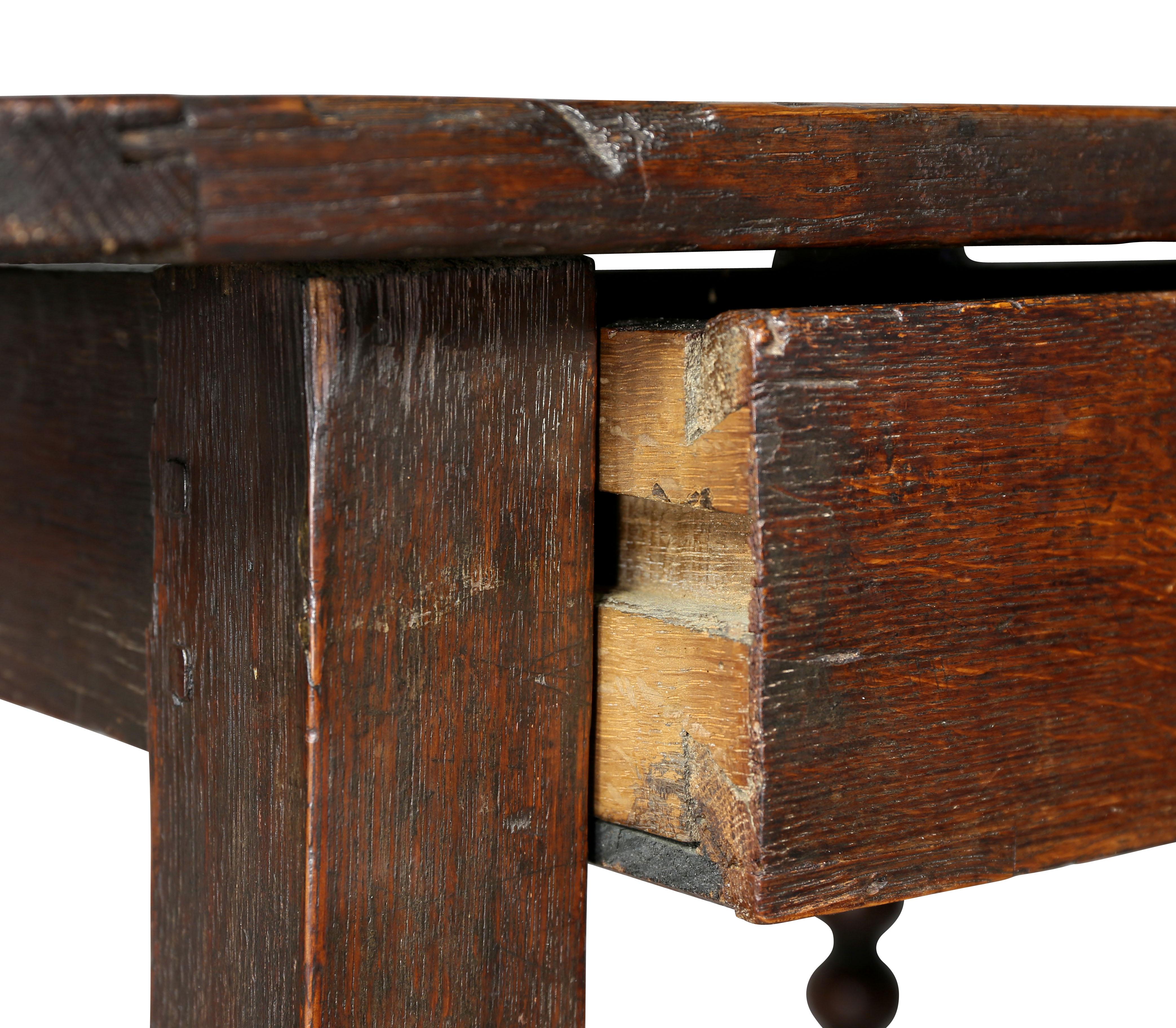 Jacobean Oak Tavern Table In Good Condition In Essex, MA
