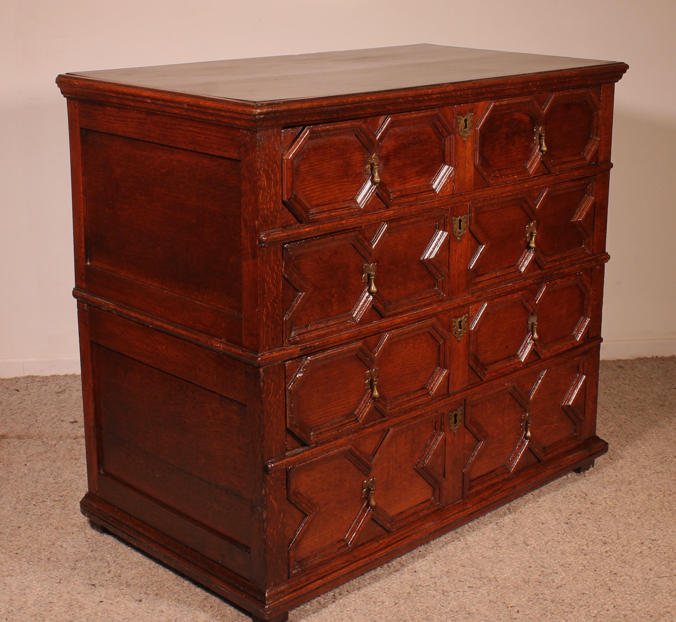Jacobean Period Chest Of Drawers In Oak From The 17th Century For Sale 6