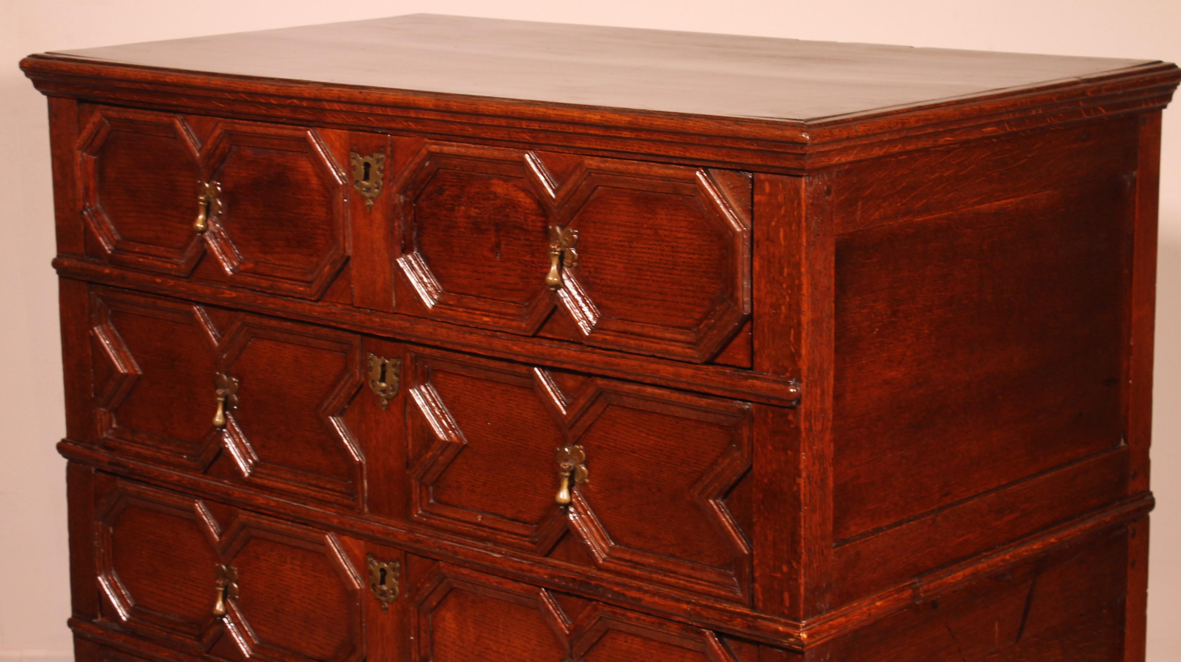 Jacobean Period Chest Of Drawers In Oak From The 17th Century For Sale 1