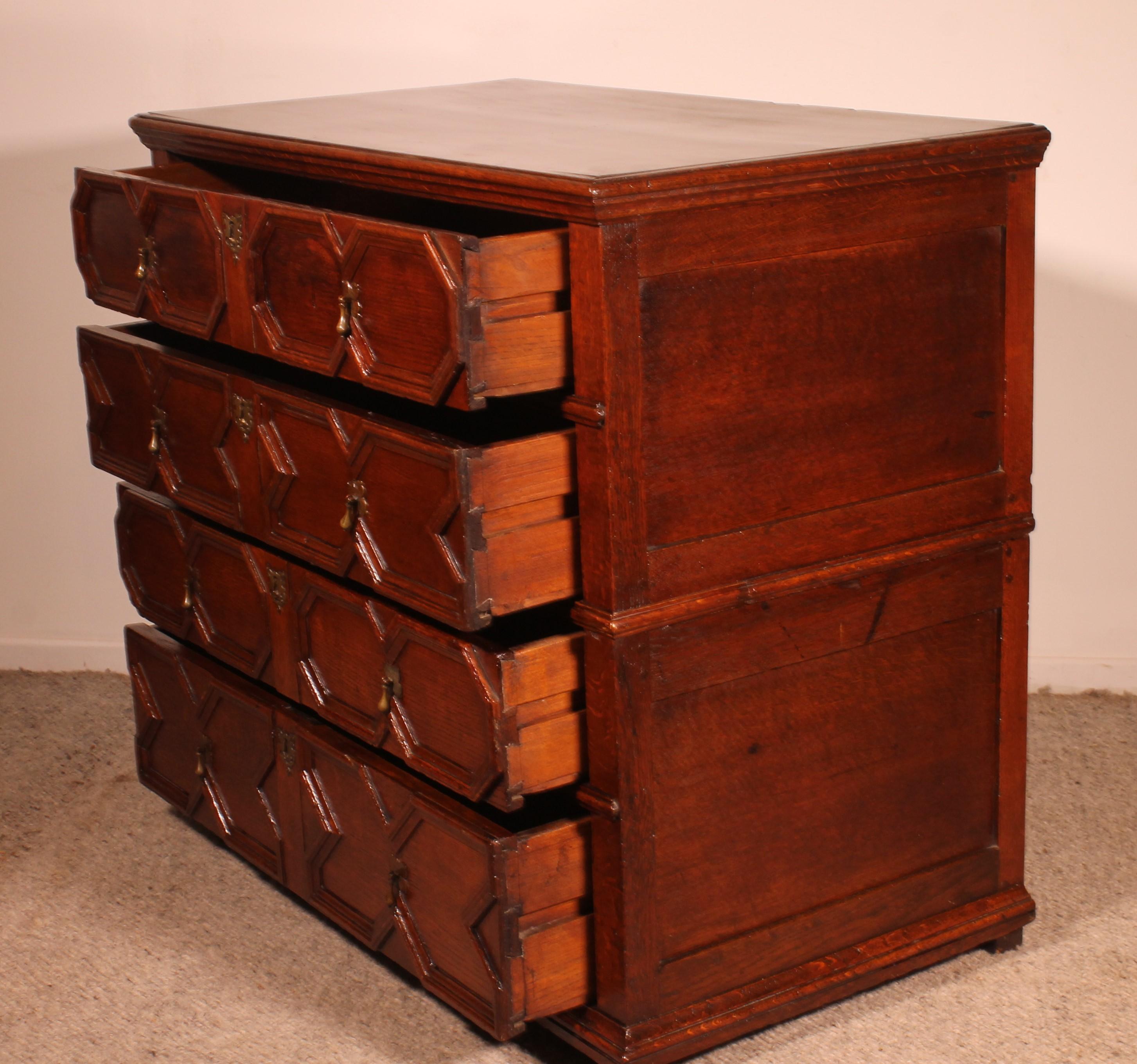 Jacobean Period Chest Of Drawers In Oak From The 17th Century For Sale 2