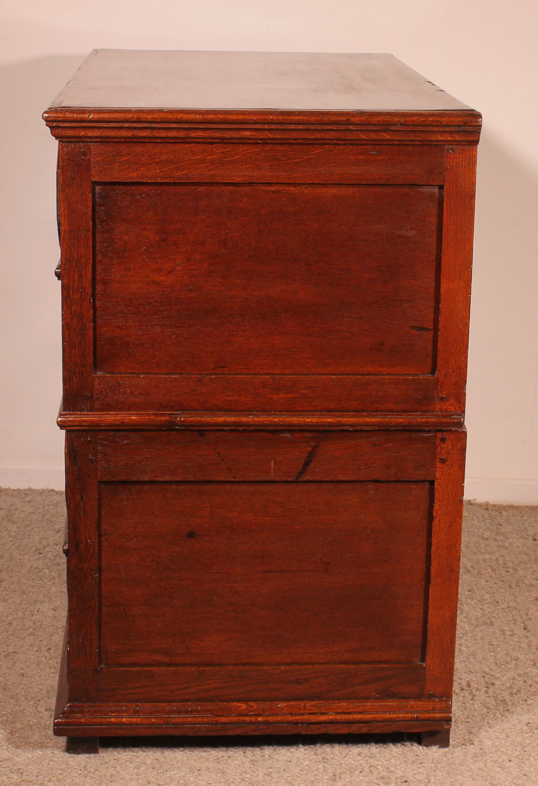 Jacobean Period Chest Of Drawers In Oak From The 17th Century For Sale 3