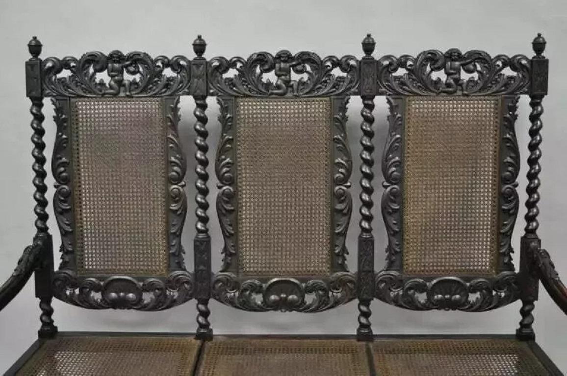 Jacobean Renaissance Barley Twist Cherub geschnitzte Parlor Loveseat Bench Settee (Jakobinisch) im Angebot