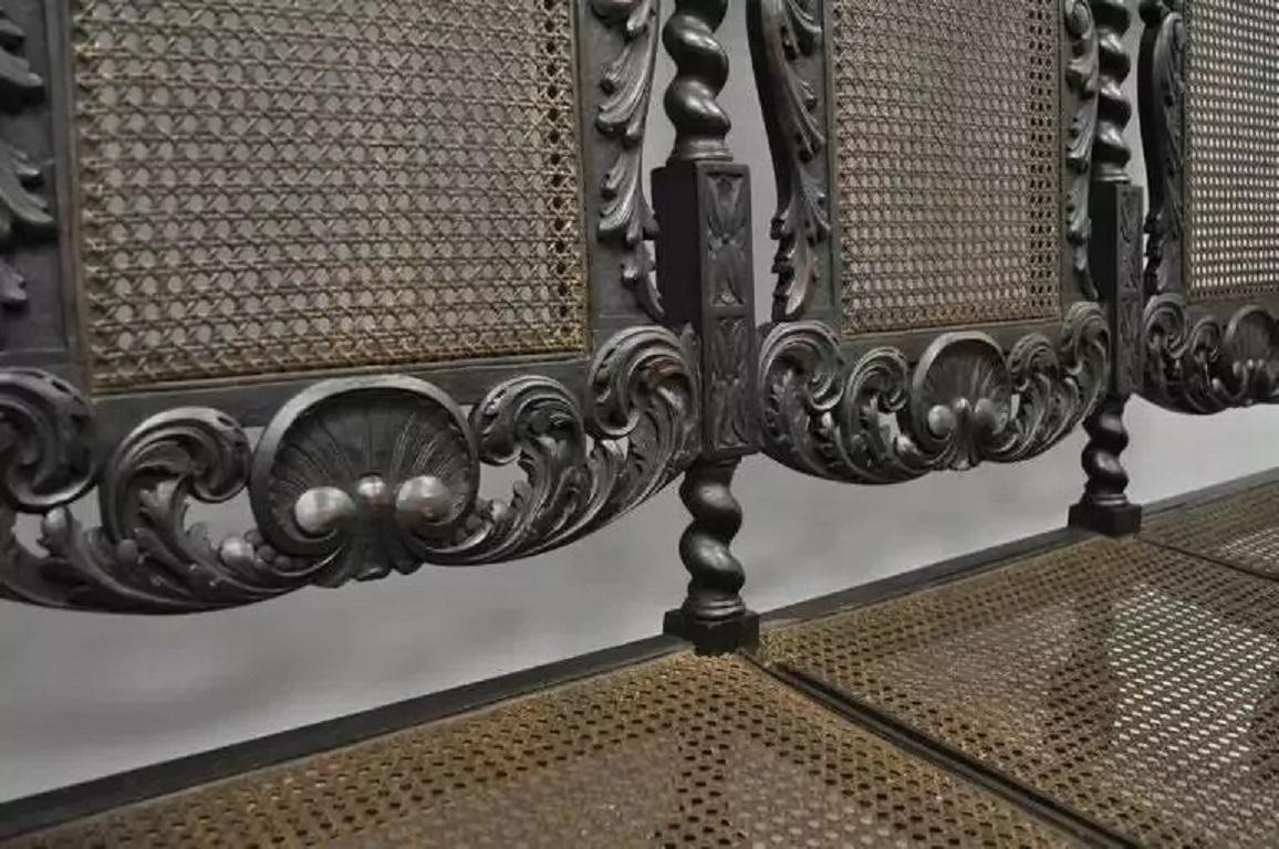 Jacobean Renaissance Barley Twist Cherub geschnitzte Parlor Loveseat Bench Settee (Gehstock) im Angebot