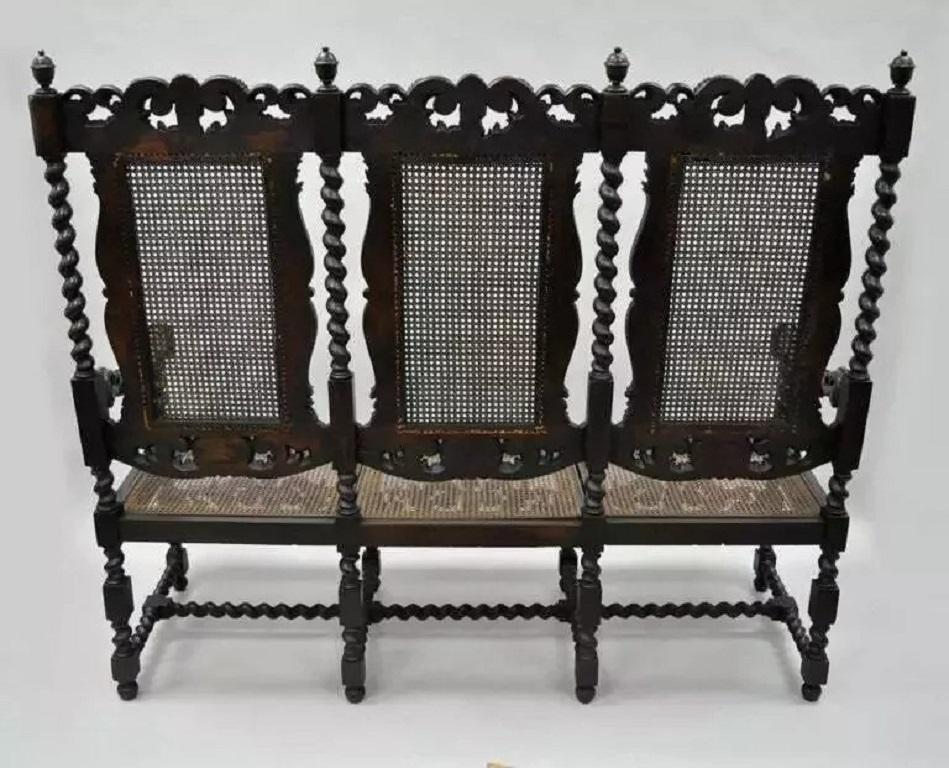 Jacobean Renaissance Barley Twist Cherub geschnitzte Parlor Loveseat Bench Settee im Angebot 2