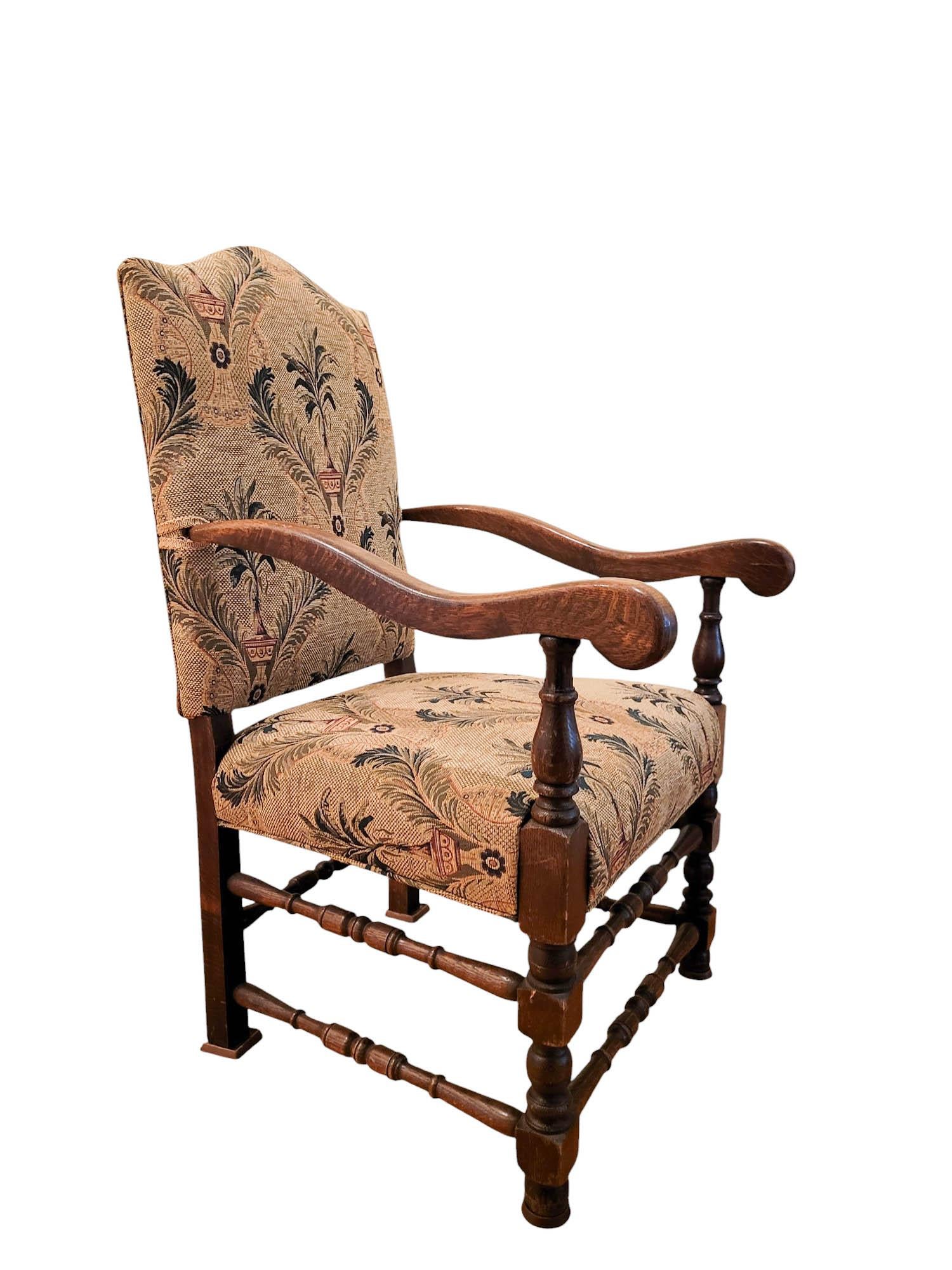 Tessile Poltrona Bobbin & Block in stile revival giacobino in vendita