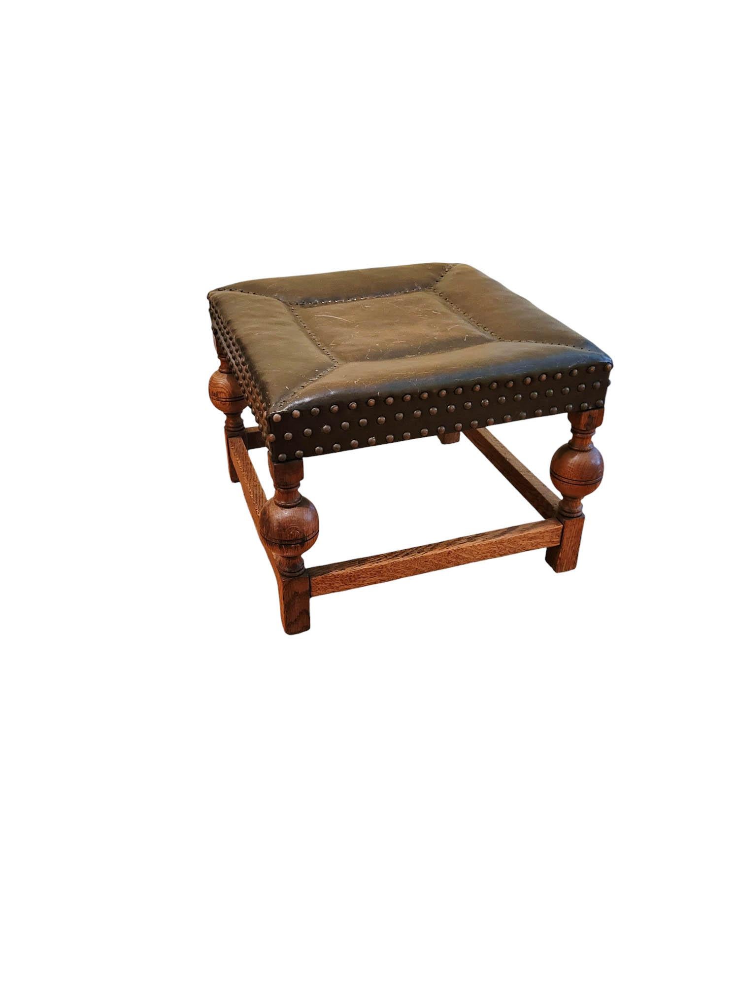 Jacobean Revival Leather Footstool, Late 19th to Early 20th Century In Good Condition For Sale In North Palm Beach, FL