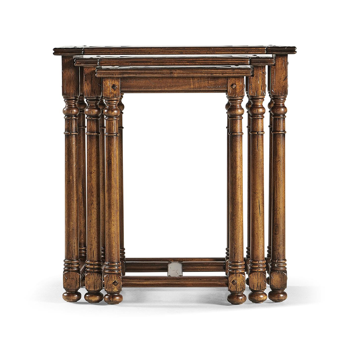 XXIe siècle et contemporain Tables gigognes de style Jacobean en vente