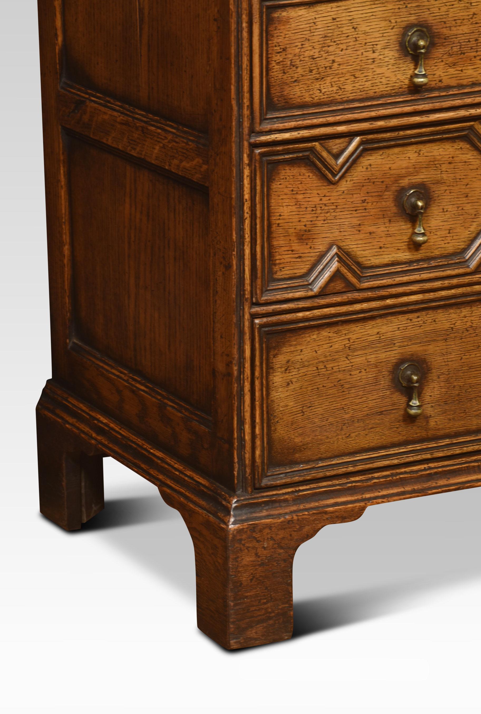 Jacobean style oak chest of drawers In Good Condition For Sale In Cheshire, GB