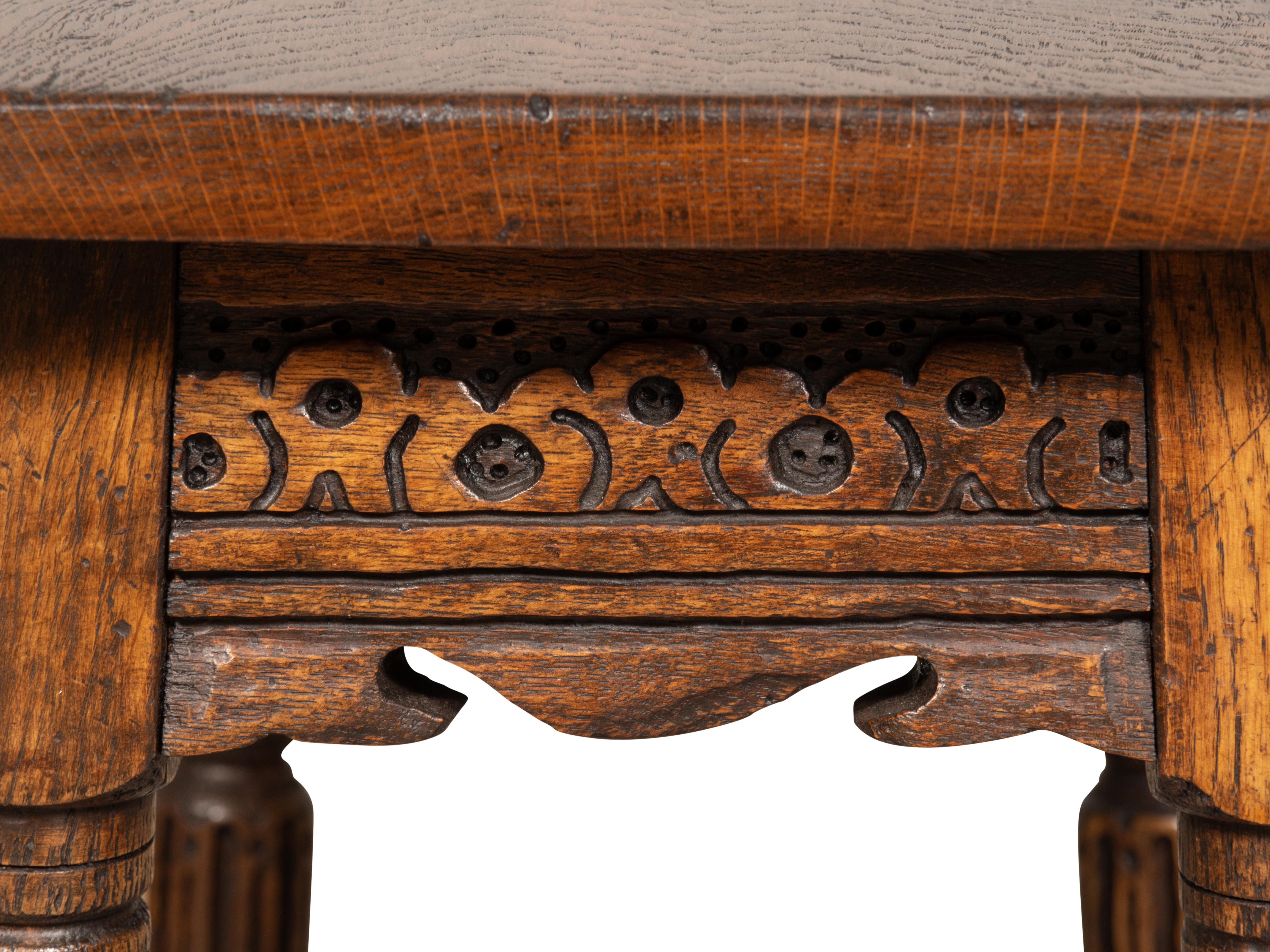 Hocker Jacobean Style Oak im Angebot 4