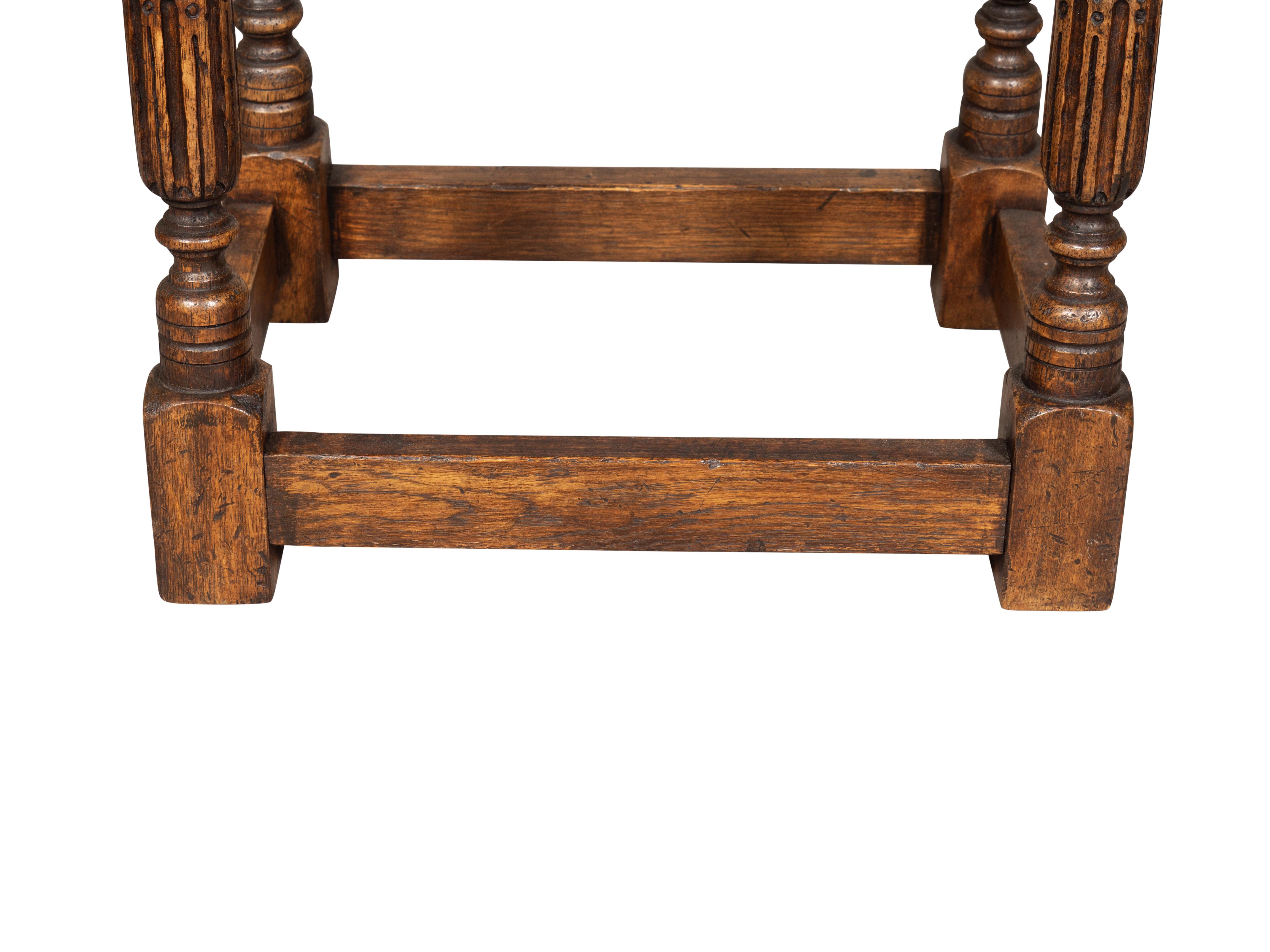 Hocker Jacobean Style Oak im Angebot 2