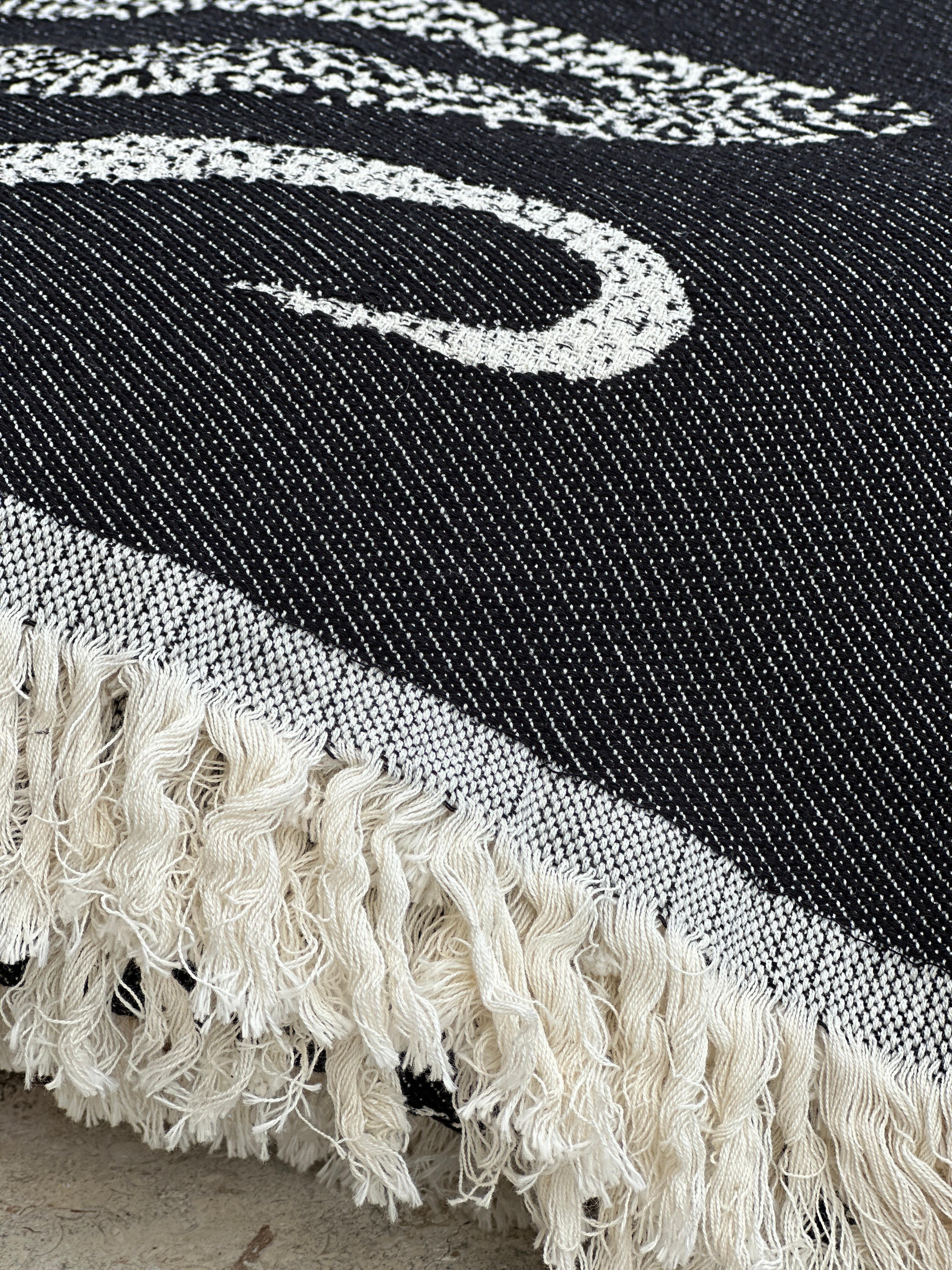 Coperta jacquard Octopus in bianco e nero In condizioni Nuovo a WARSZAWA, 14