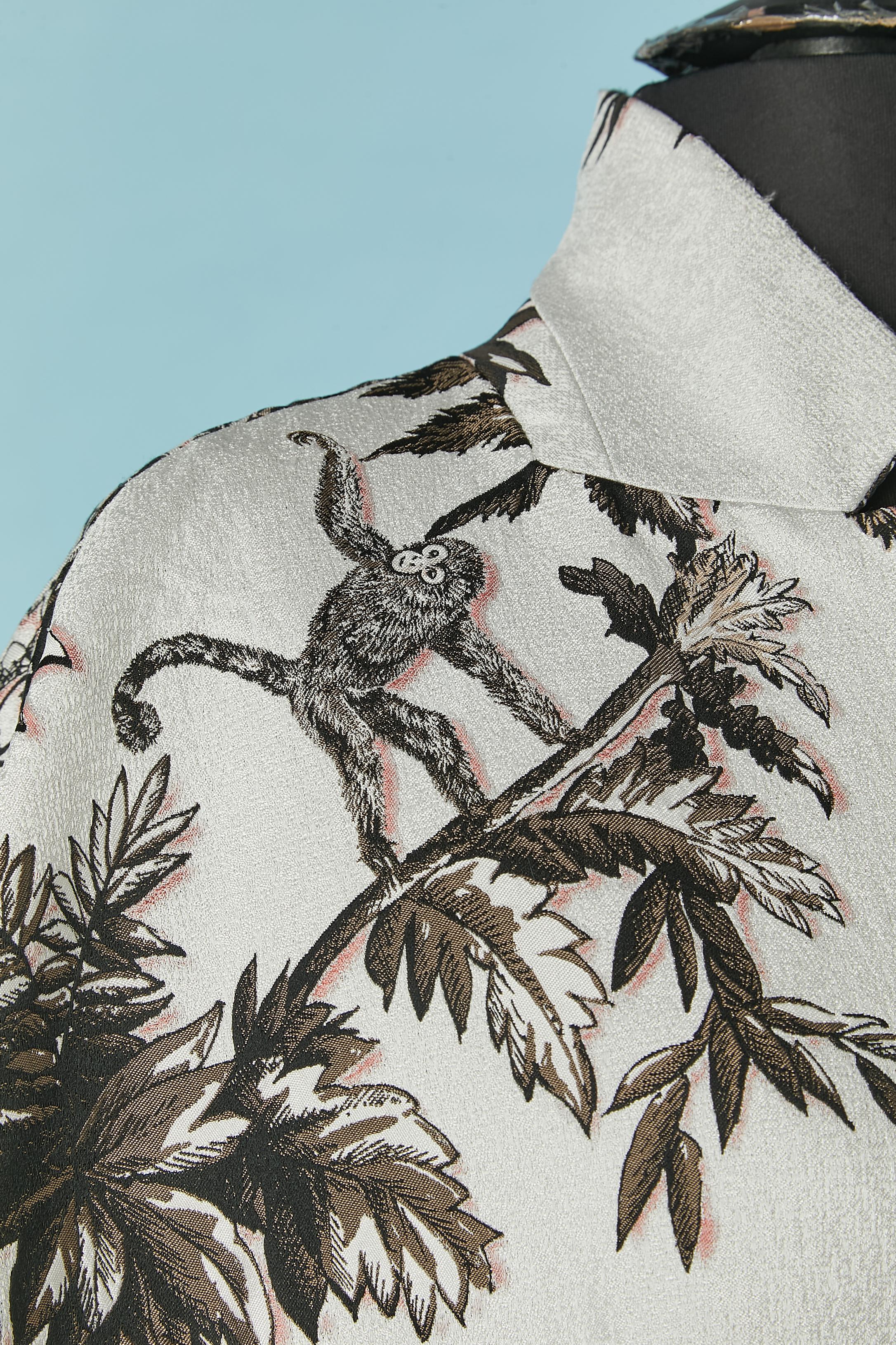 Cappotto brocard in jacquard con motivi animali e vegetali su ALBINO In condizioni ottime in vendita a Saint-Ouen-Sur-Seine, FR