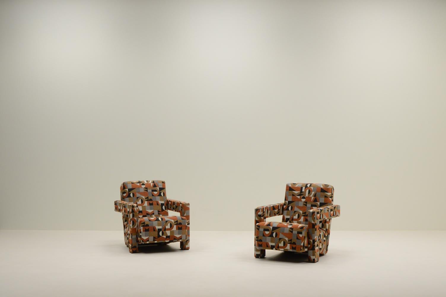 Mid-Century Modern Jacquard “Utrecht” chair by Gerrit Rietveld for Cassina, 1990s Italy.  For Sale
