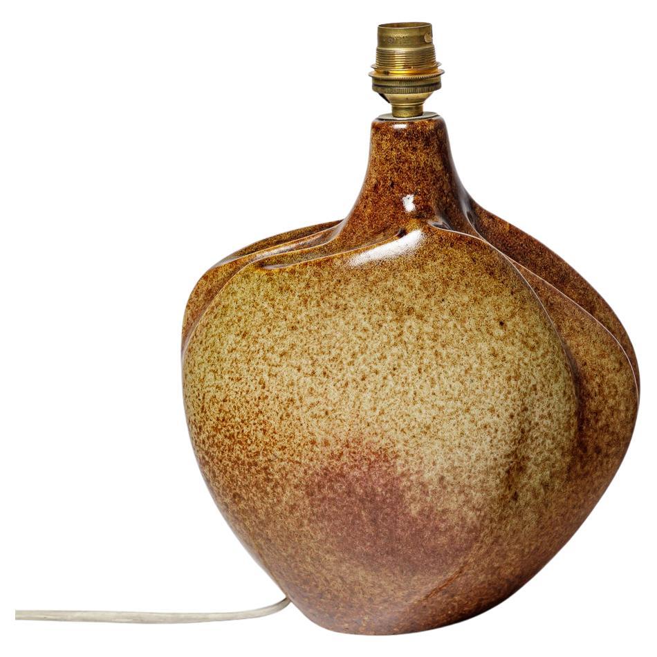 Jacqueline and Tim Orr abstract brown ceramic table lamp circa 1970 27 cm
