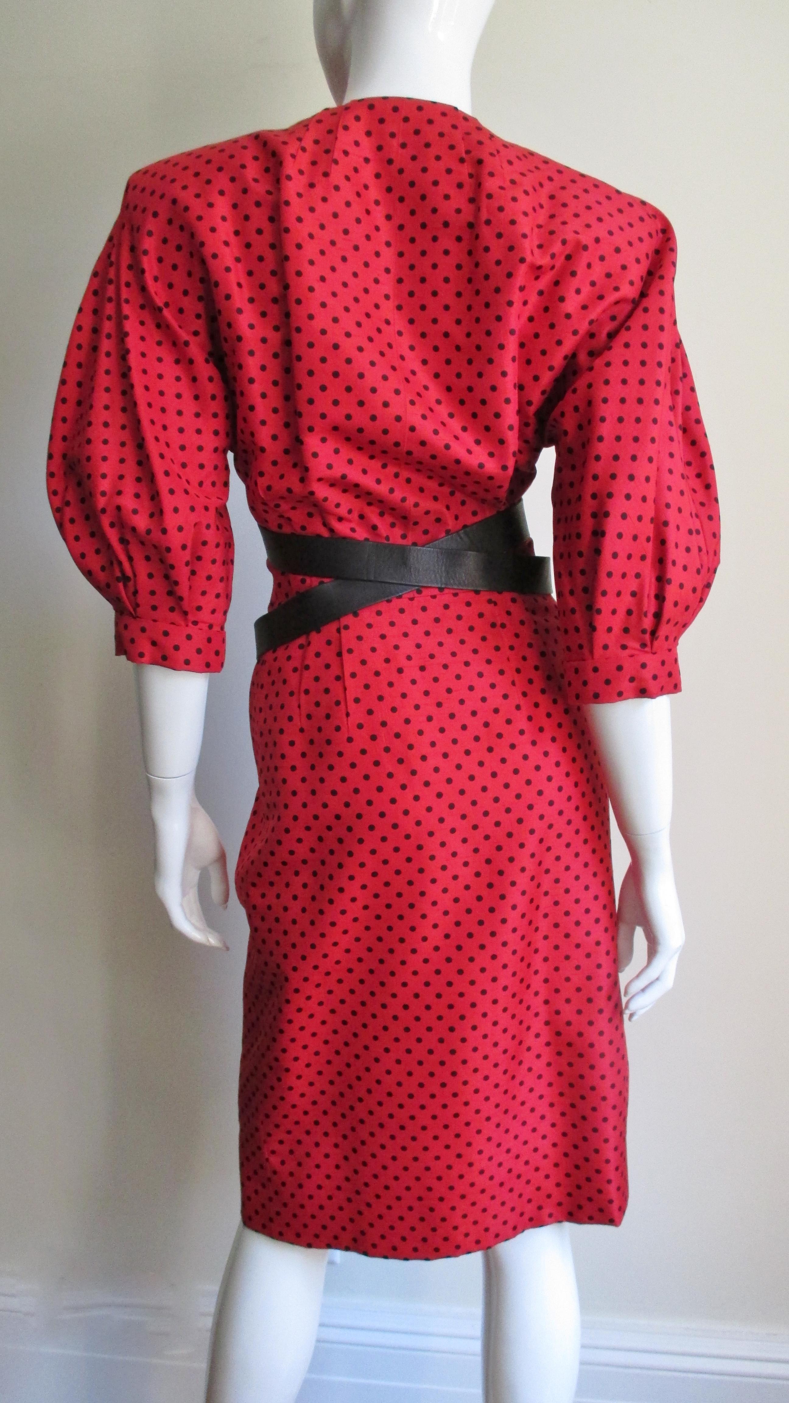 Robe en soie Jacqueline de Ribes avec bretelles en cuir des années 1980 en vente 3
