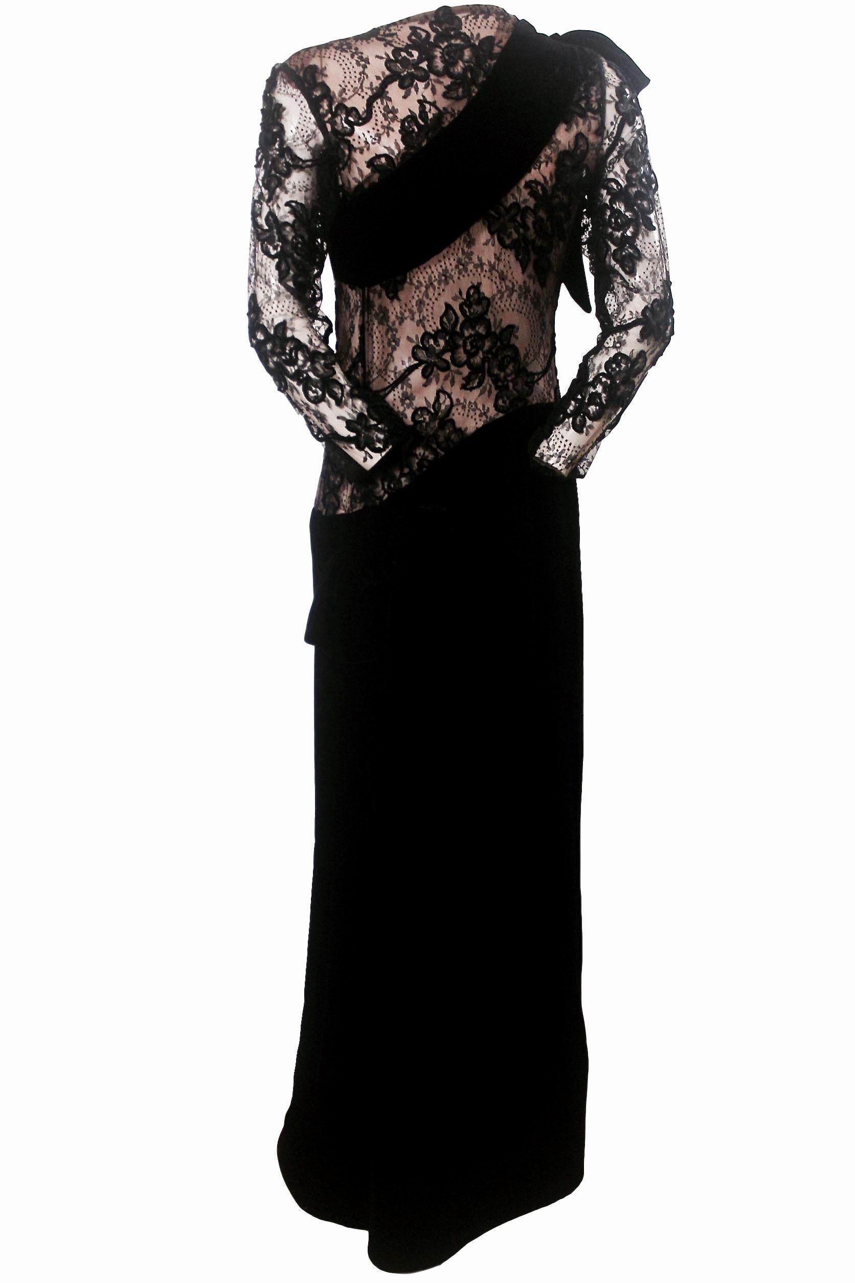 Jacqueline de Ribes Velvet and Lace Evening dress with Large Bows For Sale 4