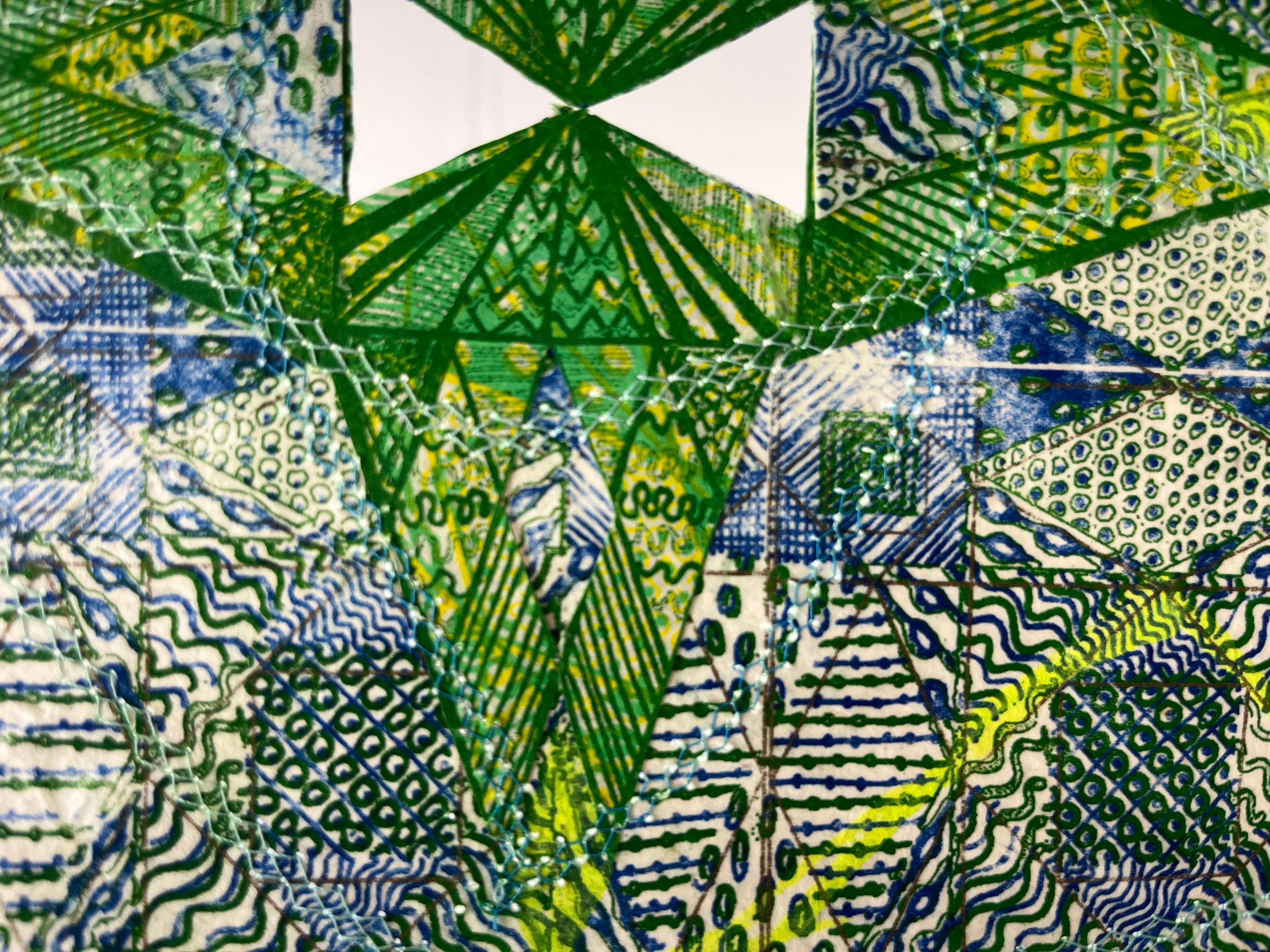 Étoile verte, resplendissante, 2025 - Géométrique abstrait Art par Jacquelyn Strycker