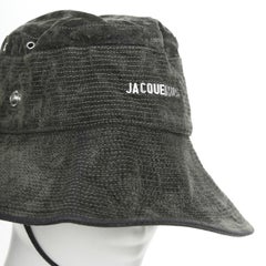 JACQUEMUS 2024 „Le bob Gadjo“ – Fischerhut aus grau gewaschenem Baumwoll-Denim, 60 cm