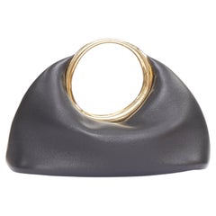 JACQUEMUS 2024 Le Petit Calino schwarzes weiches Lammleder goldener Metallringgriff Tasche