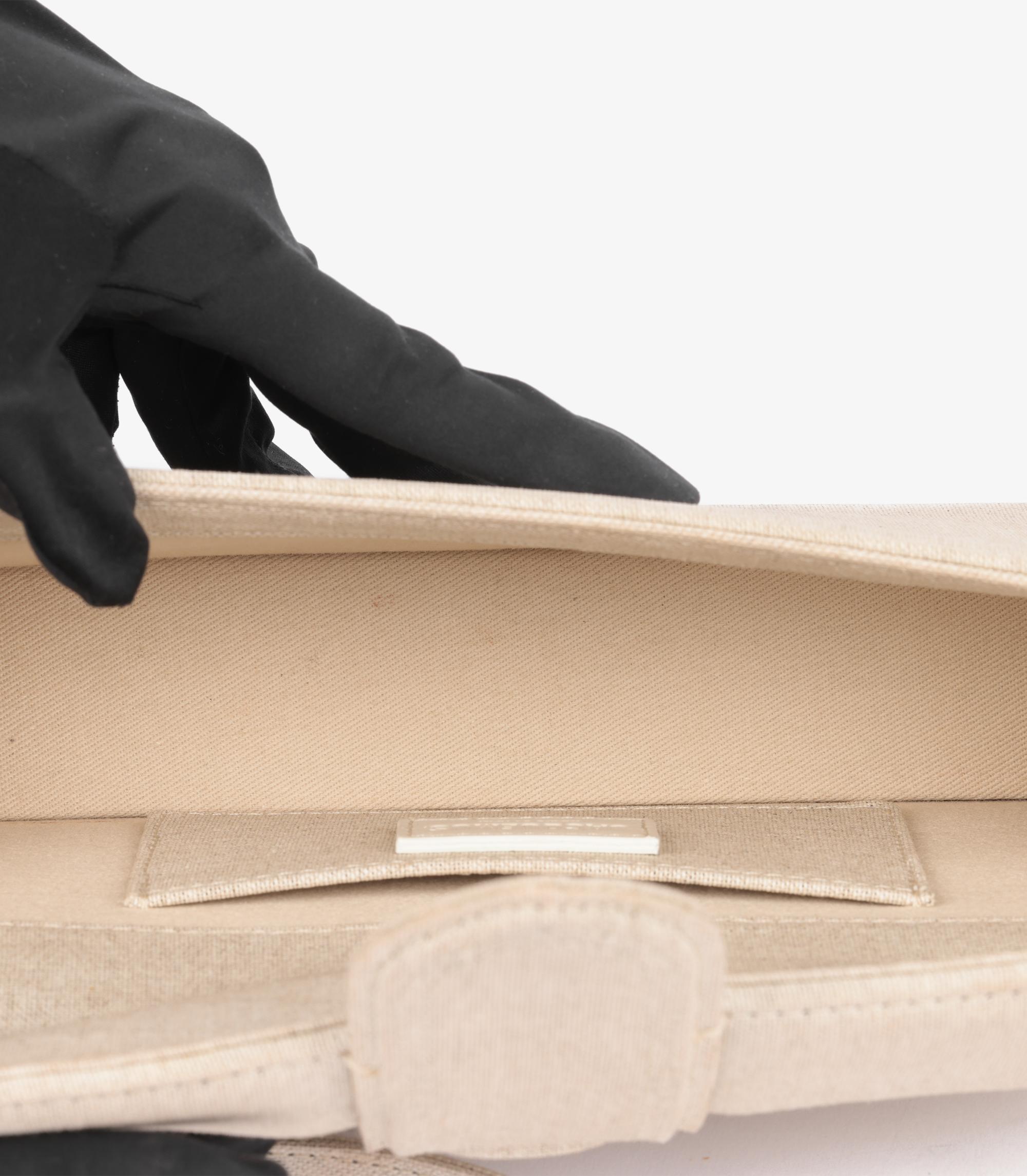 Le Bambino long en lin beige Jacquemus en vente 3