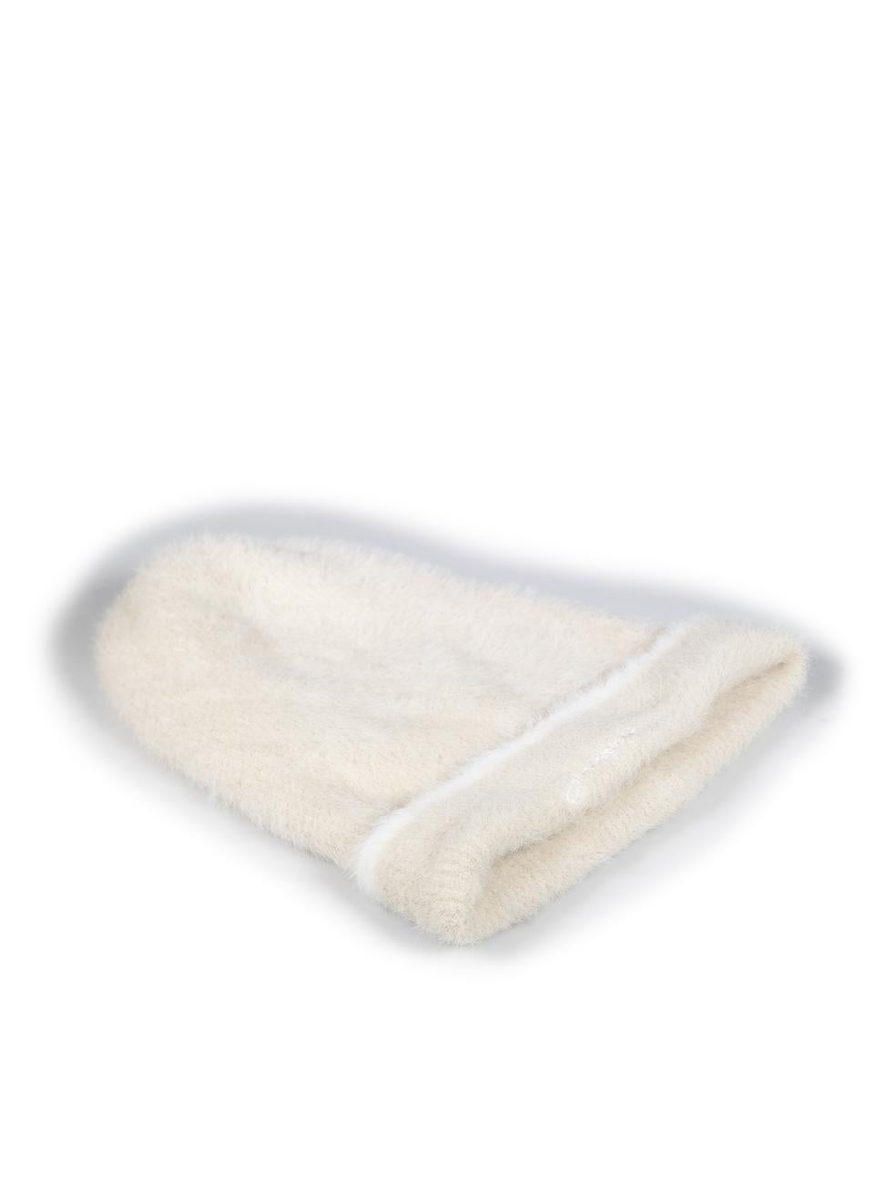 CONDITION is Never worn. No visible wear to hat is evident on this new Jacquemus designer resale item.
 
 Details
 
 
 Beige
 
 Synthetic
 
 Beanie
 
 Folded cuff
 
 White trim
 
 Logo embroidery
 
 
 

 
 Made in Italy
 

 
 Composition
 
 98%