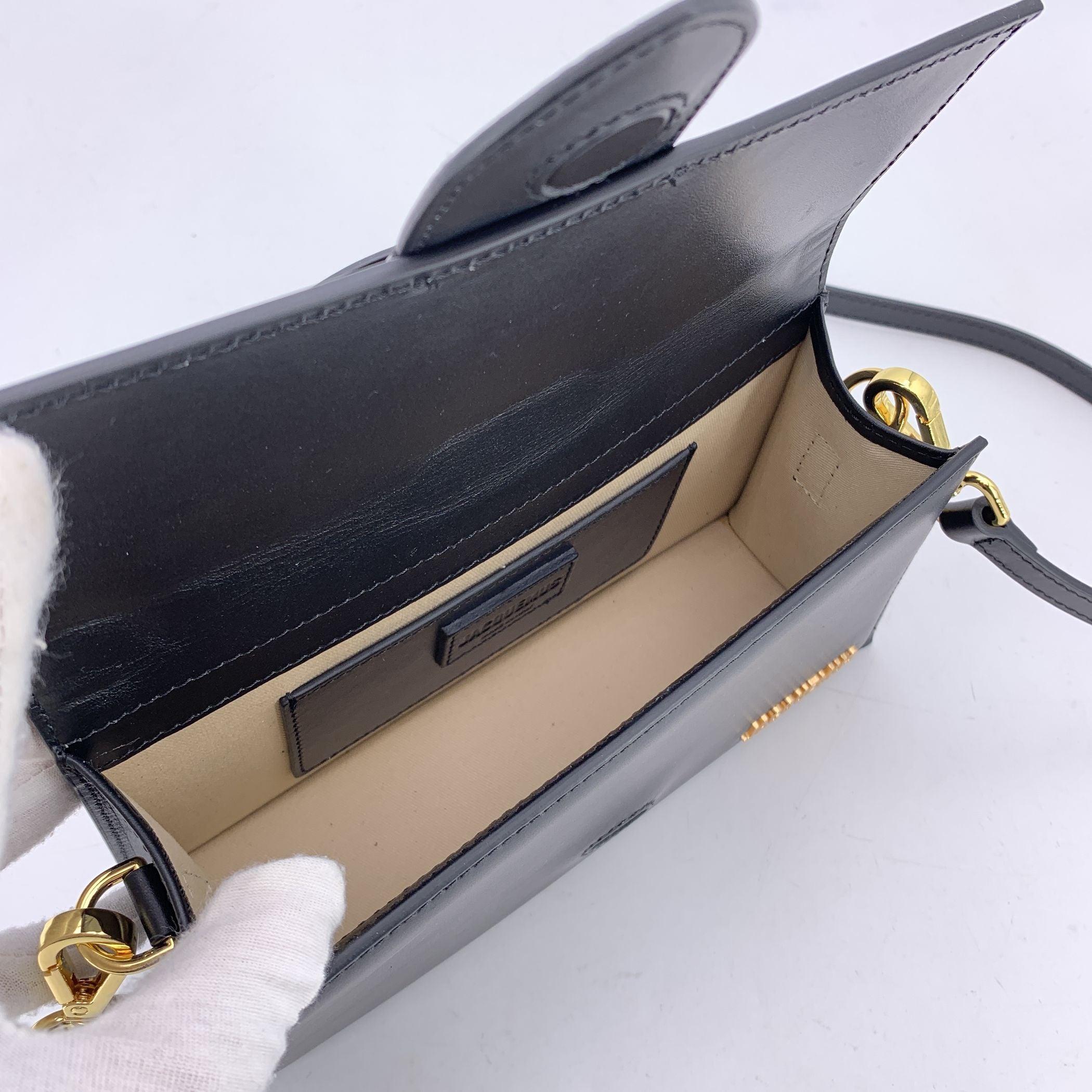 Donna Jacquemus Borsa a tracolla strutturata Le Grand Bambino in pelle nera in vendita