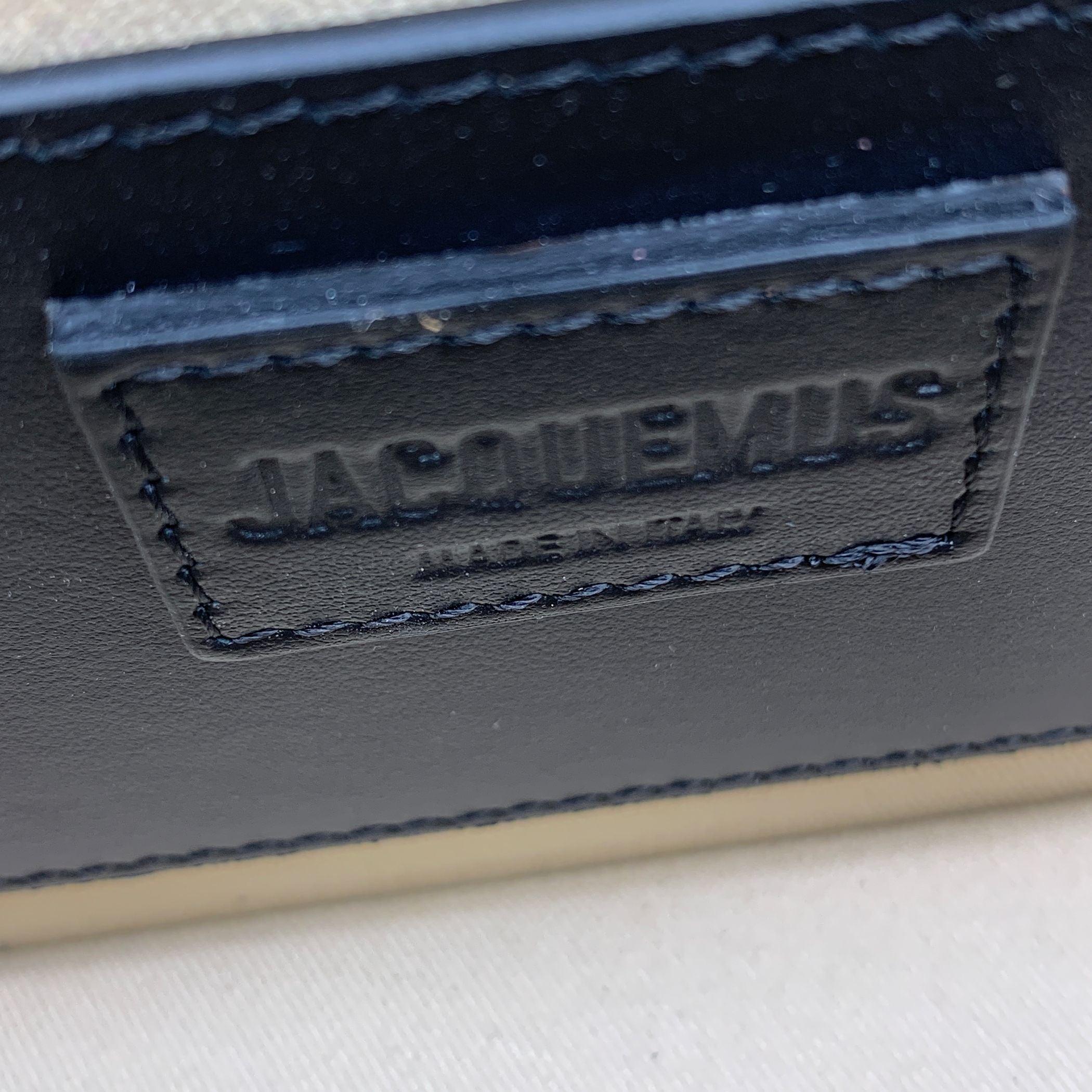 Jacquemus Borsa a tracolla strutturata Le Grand Bambino in pelle nera in vendita 1