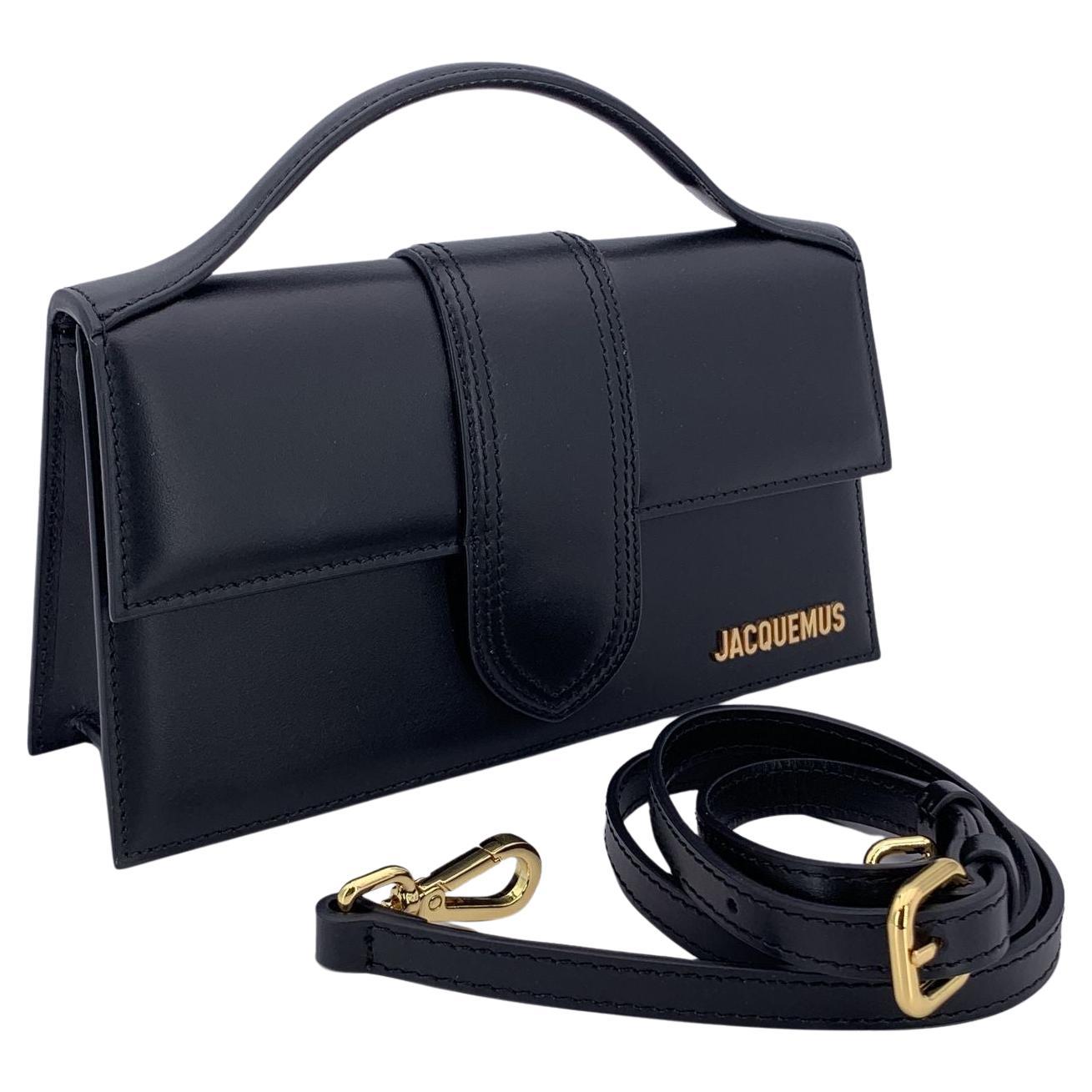 Jacquemus Borsa a tracolla strutturata Le Grand Bambino in pelle nera in vendita