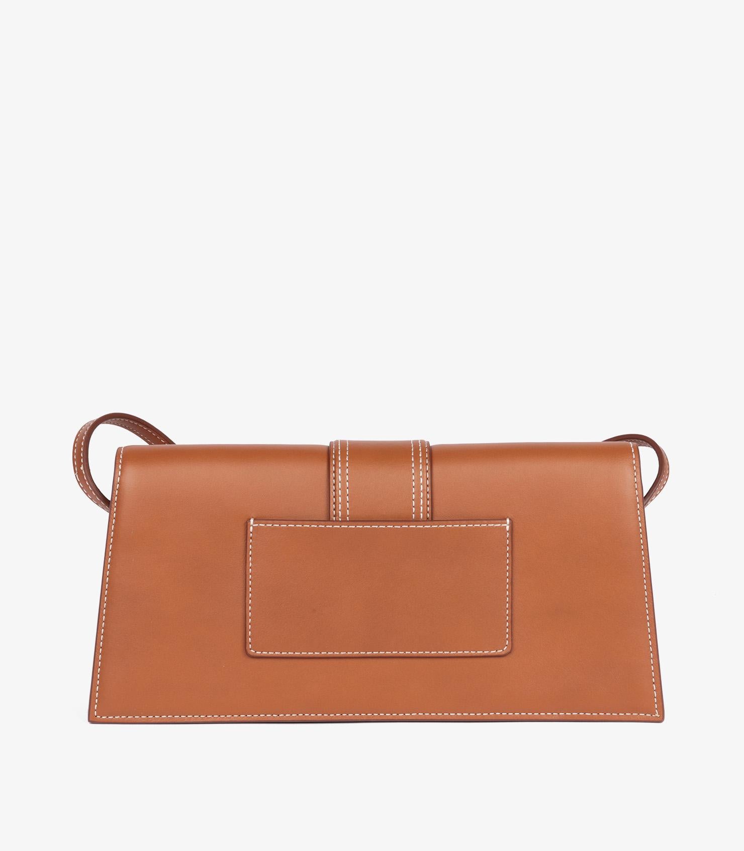 Jacquemus Lungo in pelle di vitello liscia marrone Le Bambino in vendita 1