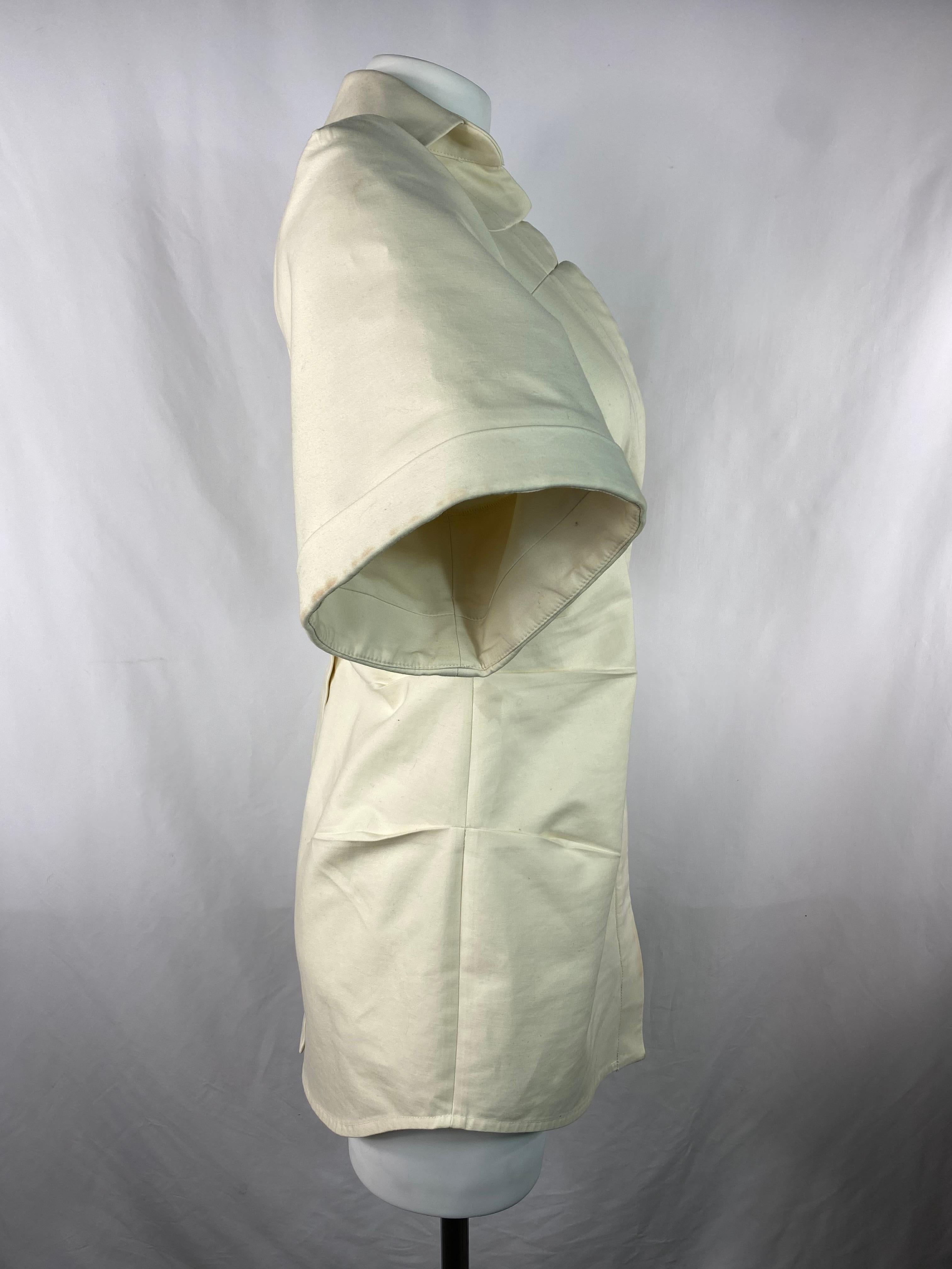 Gris Haut chemise en coton crème et ivoire Jacquemus, Taille 40 en vente
