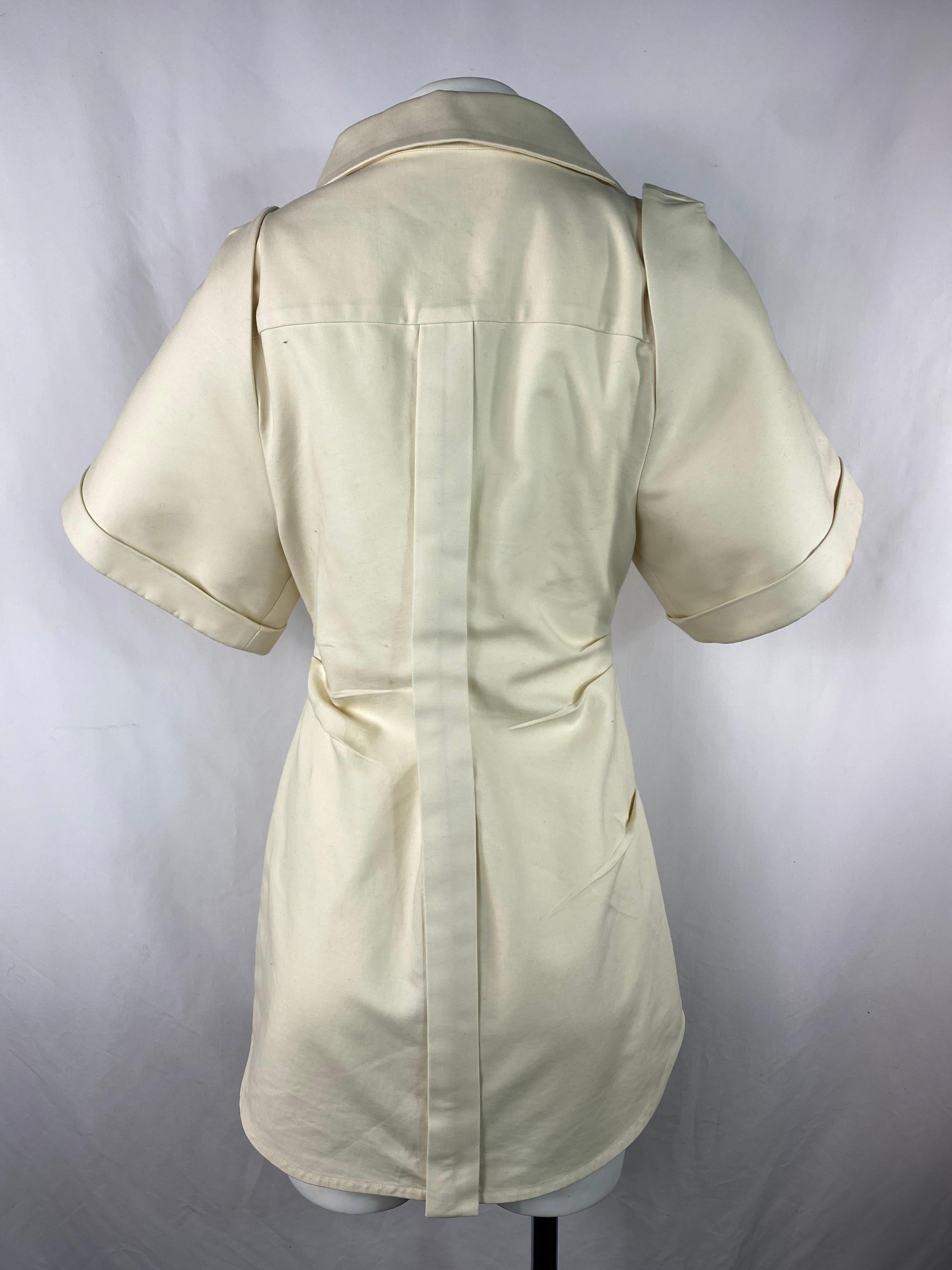 Haut chemise en coton crème et ivoire Jacquemus, Taille 40 Excellent état - En vente à Beverly Hills, CA