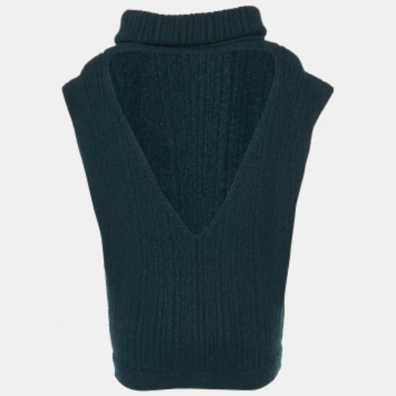Diese verführerische dunkelgrüne Rollkragenweste von Jacquemus strahlt modernen Chic aus. Das Strickdesign aus herrlich weicher Merinowolle zeichnet sich durch raffinierte Aussparungen aus. Sie ist vielseitig und stilvoll und verbindet mühelos