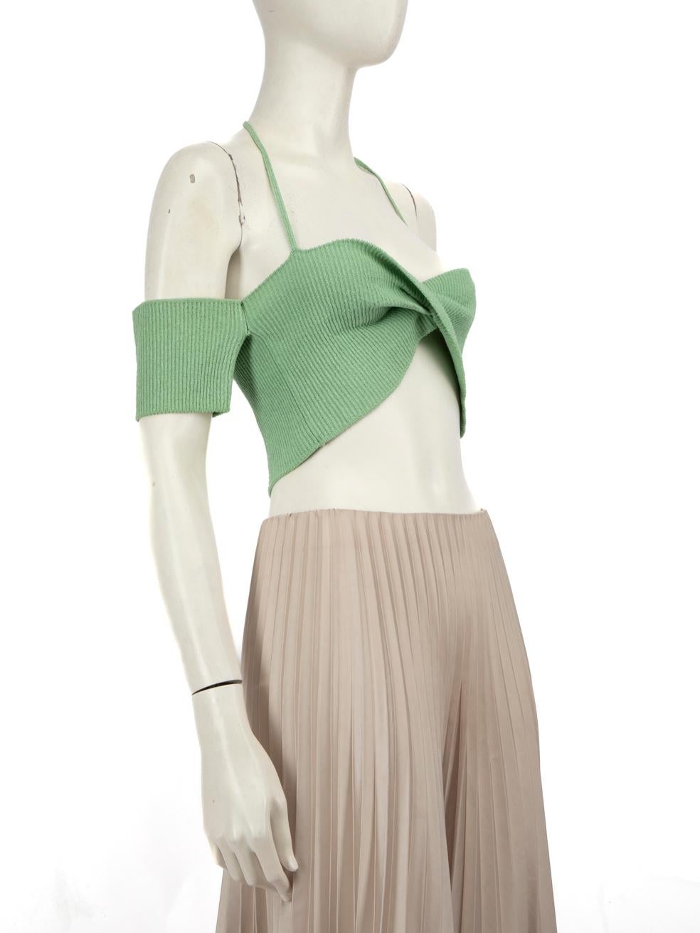 CONDITION is Very good. Hardly any visible wear to top is evident. The stitching at the underarms has started to come loose on this used Jacquemus designer resale item.
  
  Details
  
  
  Model: Le Haut Soleil
  
  Green 
  
  Cotton 
  
  Crop