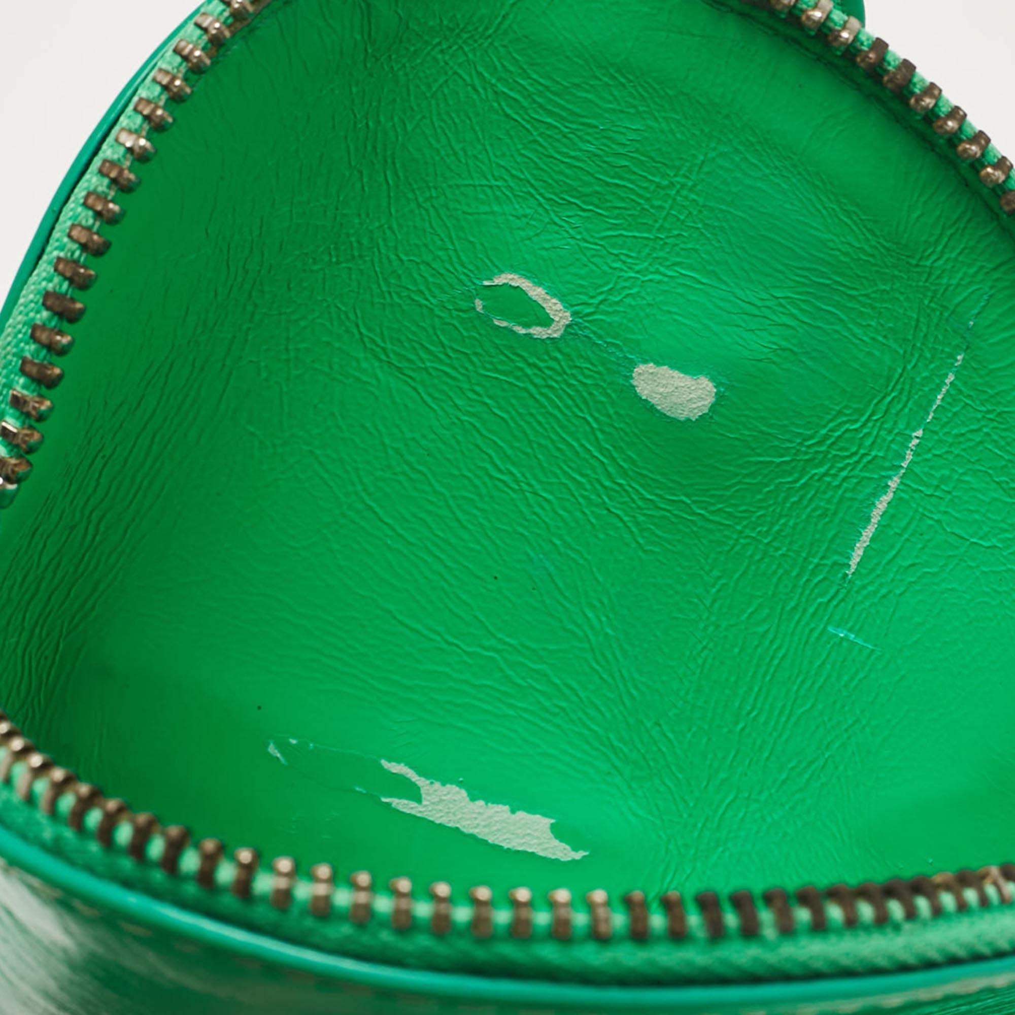 Jacquemus Green Leather Le Pitchou Coin Purse In Good Condition For Sale In Dubai, Al Qouz 2