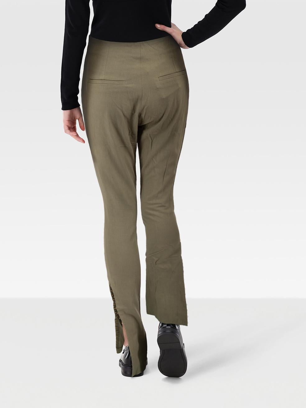 CONDITION is Never worn, with tags. No visible wear to the trousers is evident on this new Jacquemus designer resale item.
 
 
 
 Details
 
 
 Model: Le Pantalon Obiou
 
 Khaki
 
 Viscose
 
 Trousers
 
 High rise
 
 Flared
 
 Slit cuffs with hook
