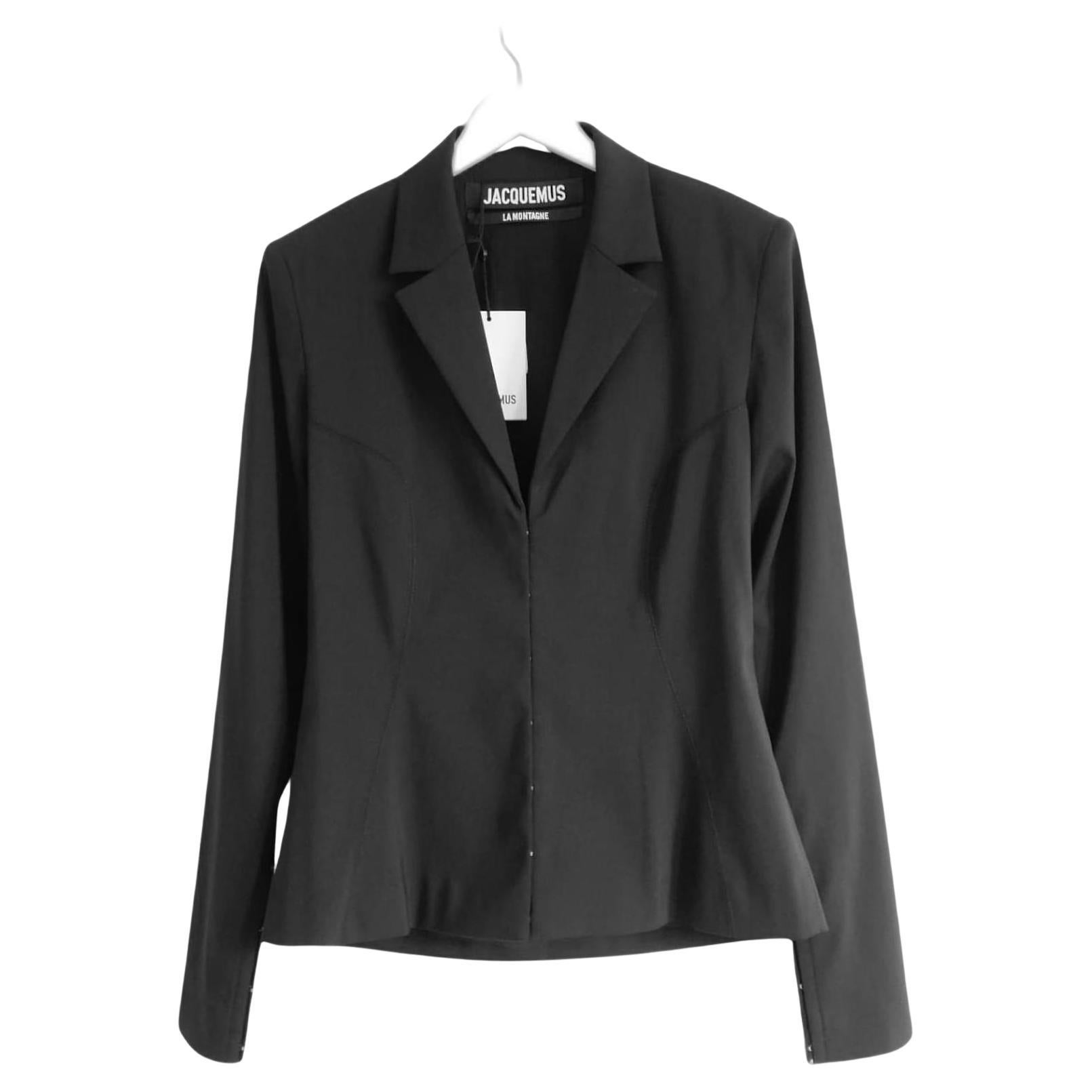Jacquemus La Montagne Black Open Back Jacket For Sale
