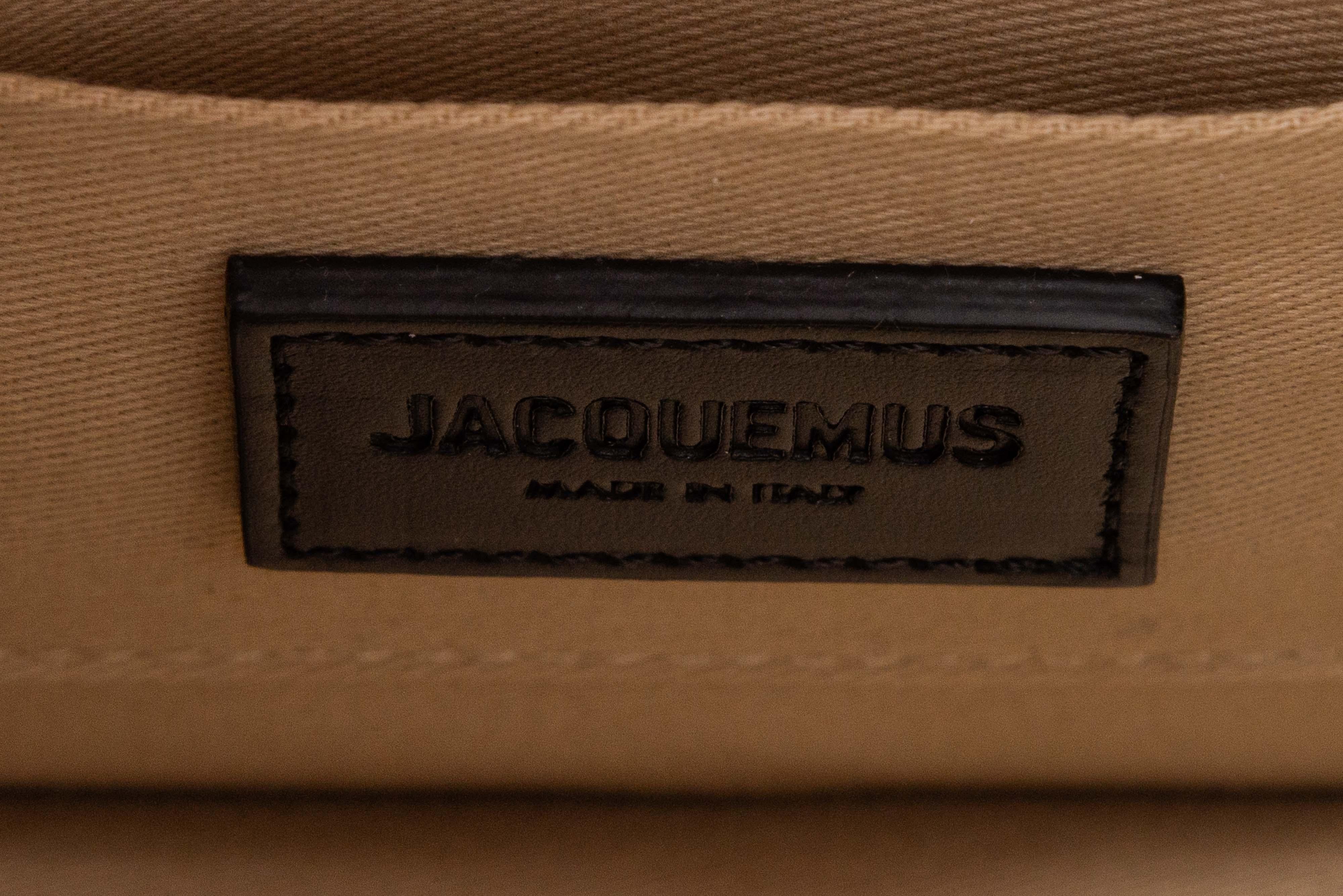 Jacquemus La Pochette NEW RARE rond carré Beige Clutch LES SCULPTURES For Sale 13