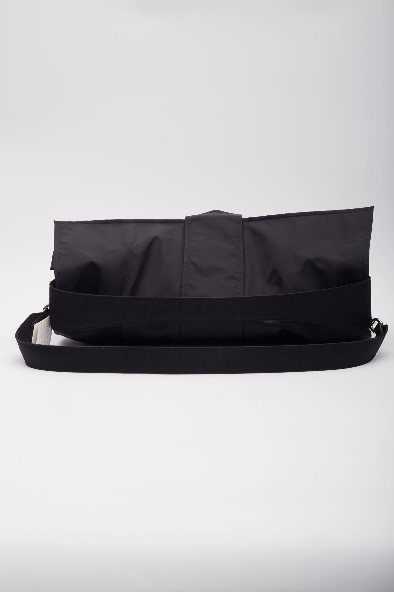 Jacquemus Le Bambino De Voyage Travel Bag Xl In Excellent Condition For Sale In Montreal, Quebec